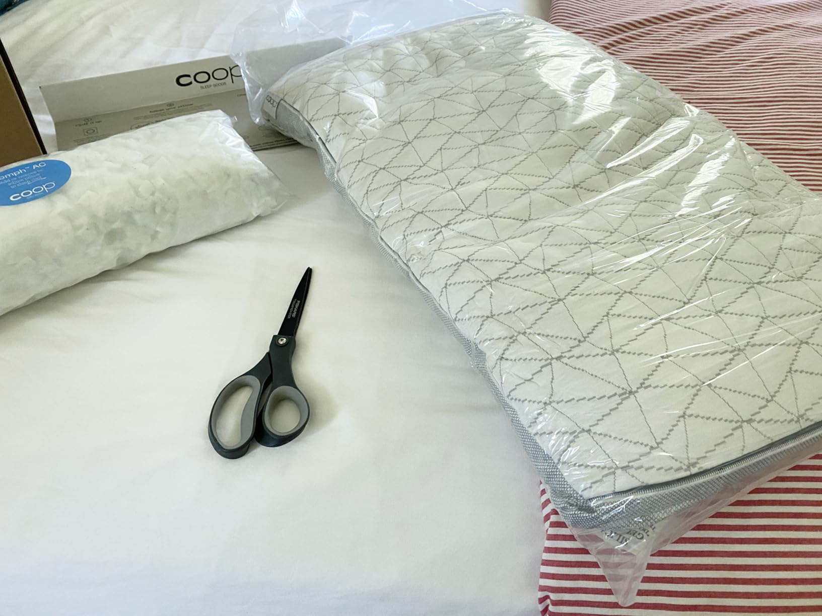 Coop Home Goods Cool+ Cut-Out Adjustable Pillow Queen with Cooling Gel & Shoulder Cut-Out for Head Support, Side Sleeper Pillow, Neck Support for Sleeping, CertiPUR-US/GREENGUARD Gold customer photo 1