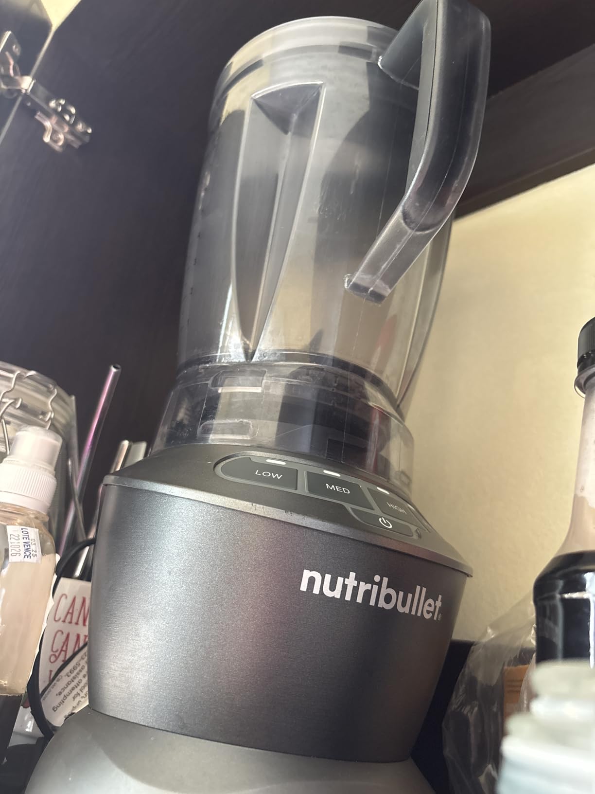 NutriBullet Full-Size Blender Combo, Single-Serve & Large Capacity, 1200W, 64oz Pitcher, 32oz Cup, Extractor Blade, 3-Speed, Pulse, Smoothies, Soups, Sauces, Easy Cleaning, Dark Gray, NBF50500 customer photo 2