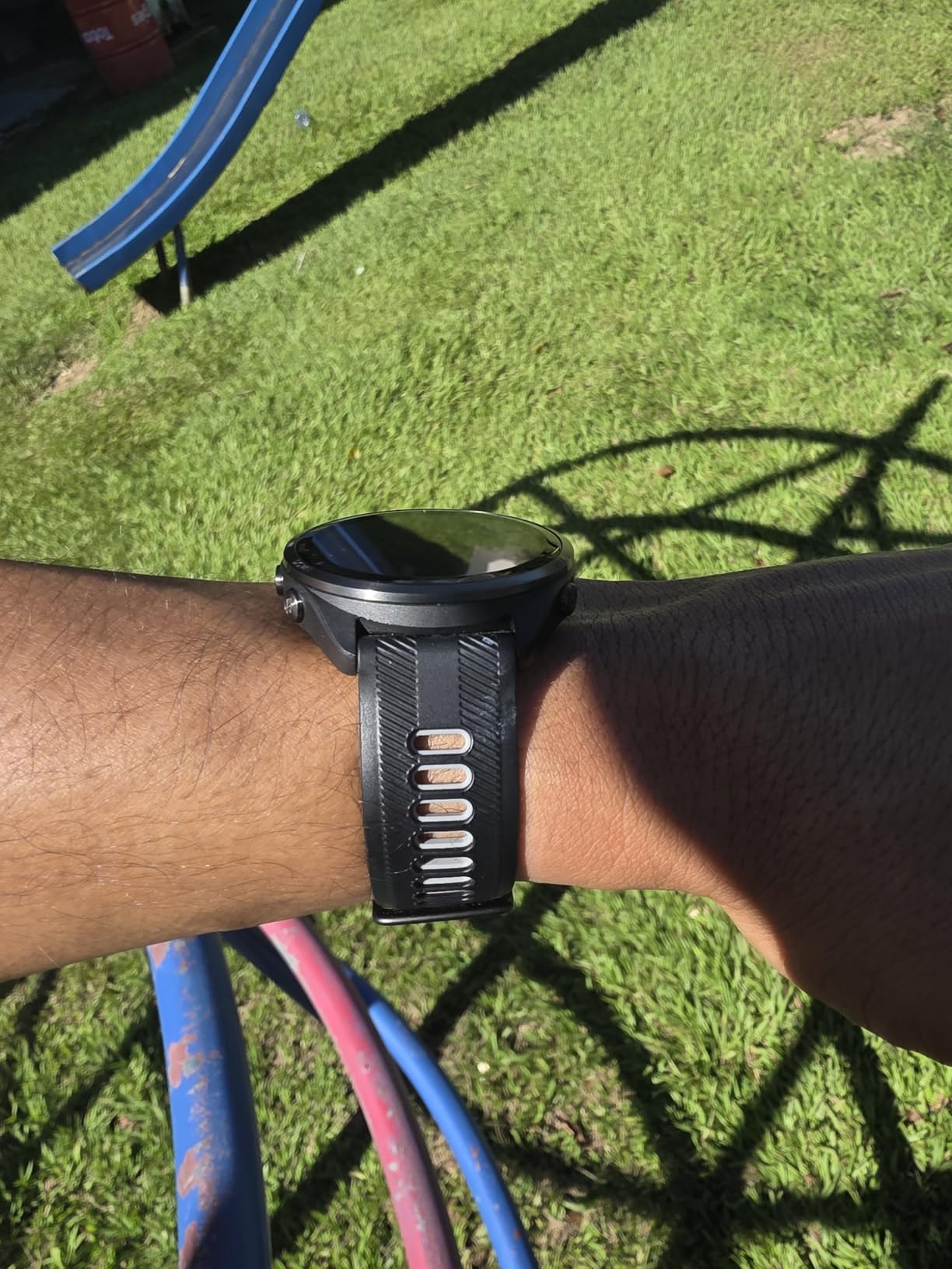 Garmin Forerunner 965 Running Smartwatch, Colorful AMOLED Display, Training Metrics and Recovery Insights, Black and Powder Gray customer photo 1