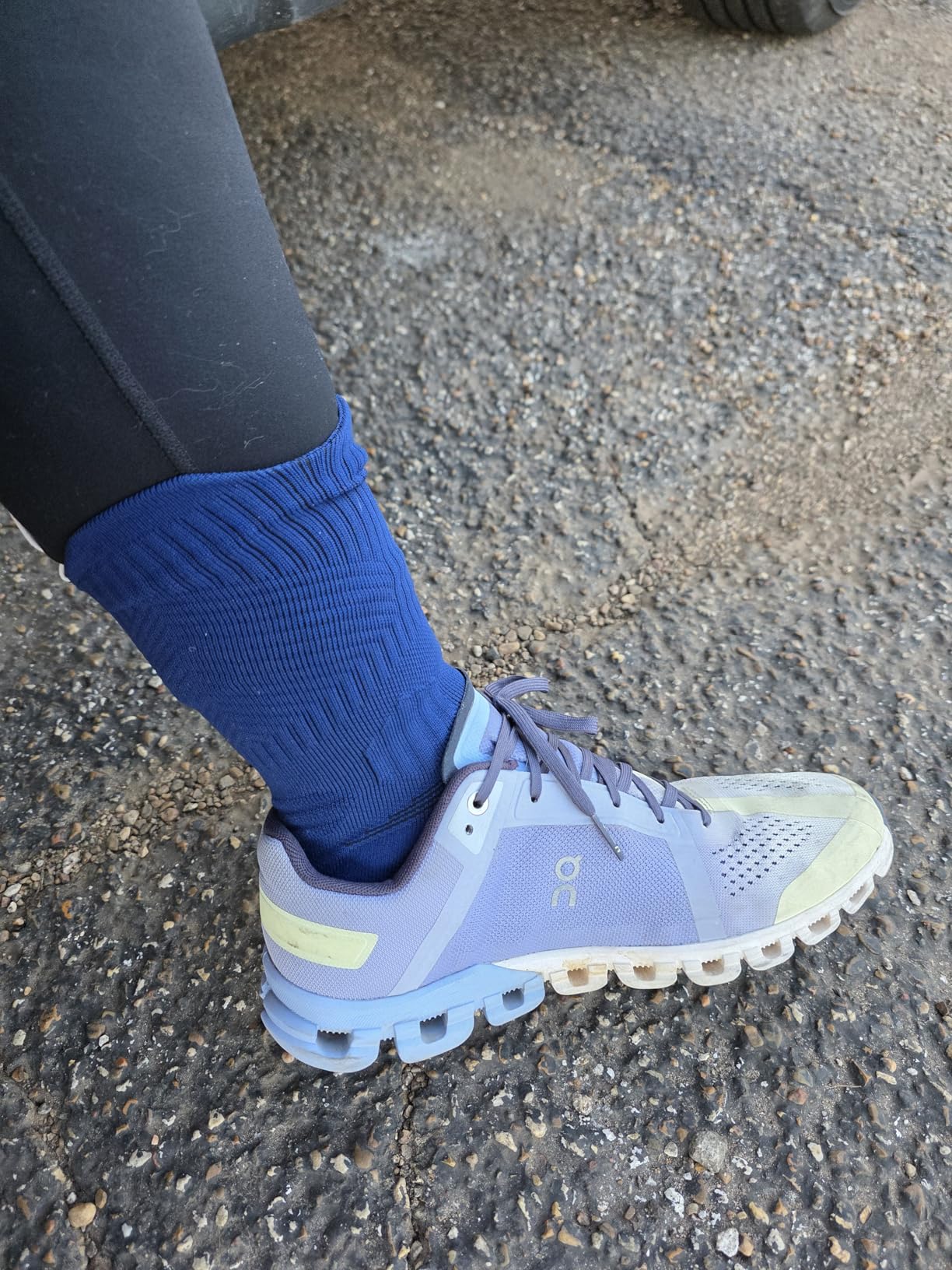 Rahhint Compression Running Socks 3 Pairs, Cushion Crew Socks, Anti-Blister Moisture Wicking Athletic Hiking Basketball Socks customer photo 2