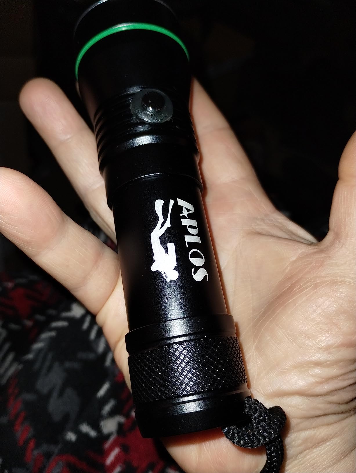 APLOS AP30 3000lm Diving Flashlight with 3 Modes, Power Indicator, IPX8 Waterproof Professional Rechargeable Dive Light customer photo 1