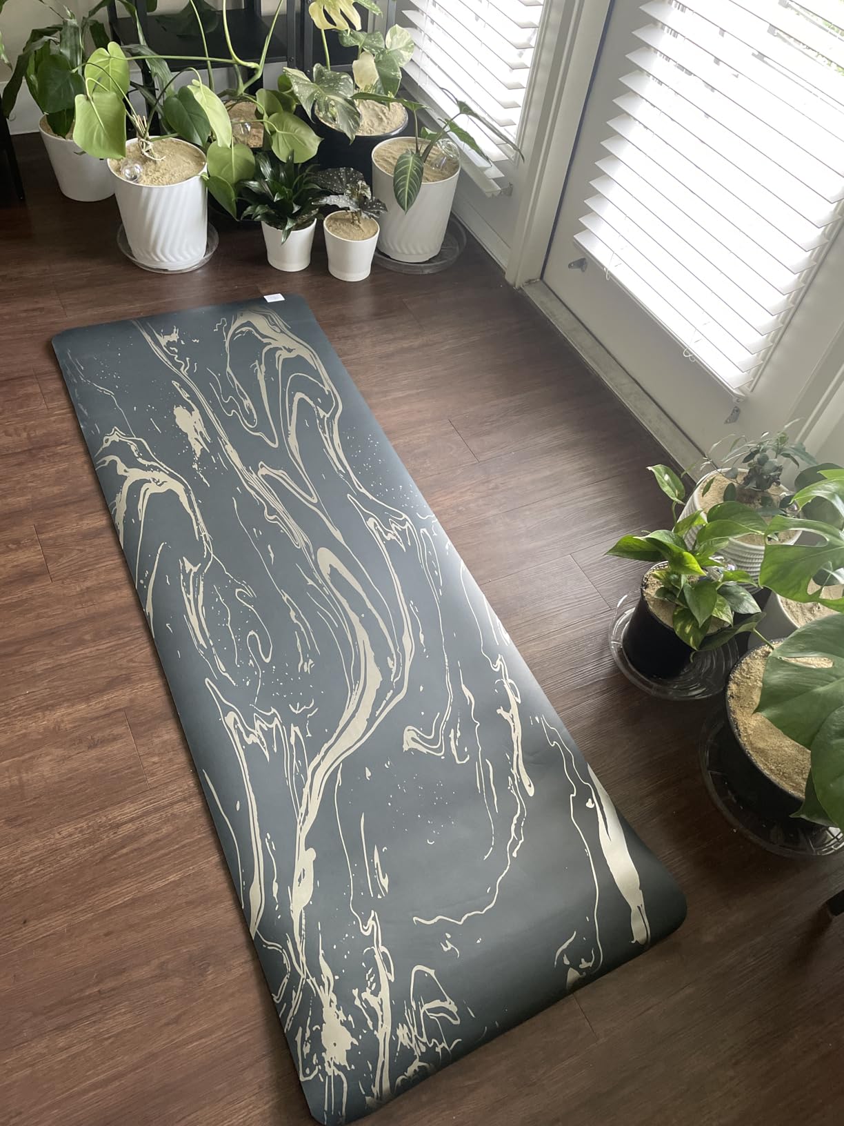 Gaiam Dry-Grip Yoga Mat - 5mm Thick Non-Slip Exercise & Fitness Mat for Standard or Hot Yoga, Pilates and Floor Workouts - Cushioned Support, Non-Slip Coat - 68 x 24 Inches customer photo 1