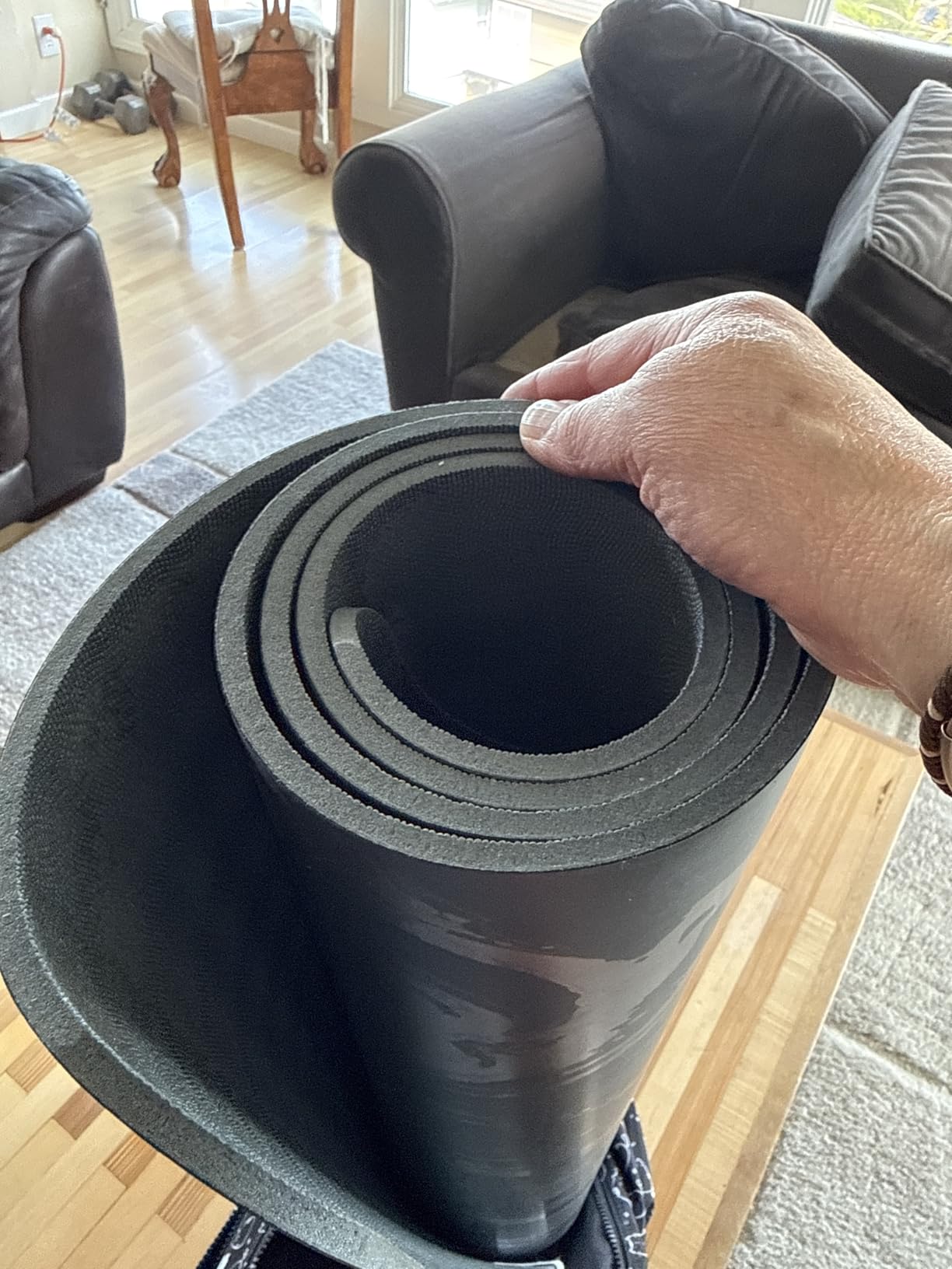 Gaiam Dry-Grip Yoga Mat - 5mm Thick Non-Slip Exercise & Fitness Mat for Standard or Hot Yoga, Pilates and Floor Workouts - Cushioned Support, Non-Slip Coat - 68 x 24 Inches customer photo 2