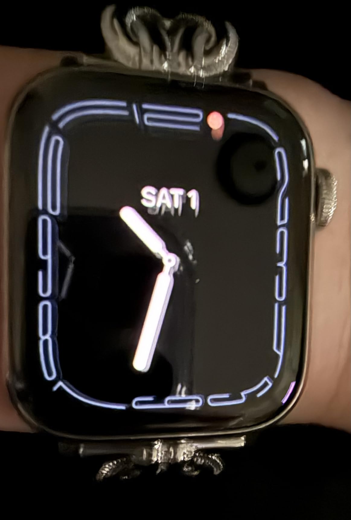 Apple Watch Series 8 [GPS, 45mm] - Midnight Aluminum Case with Midnight Sport Band, S/M (Renewed) customer photo 2