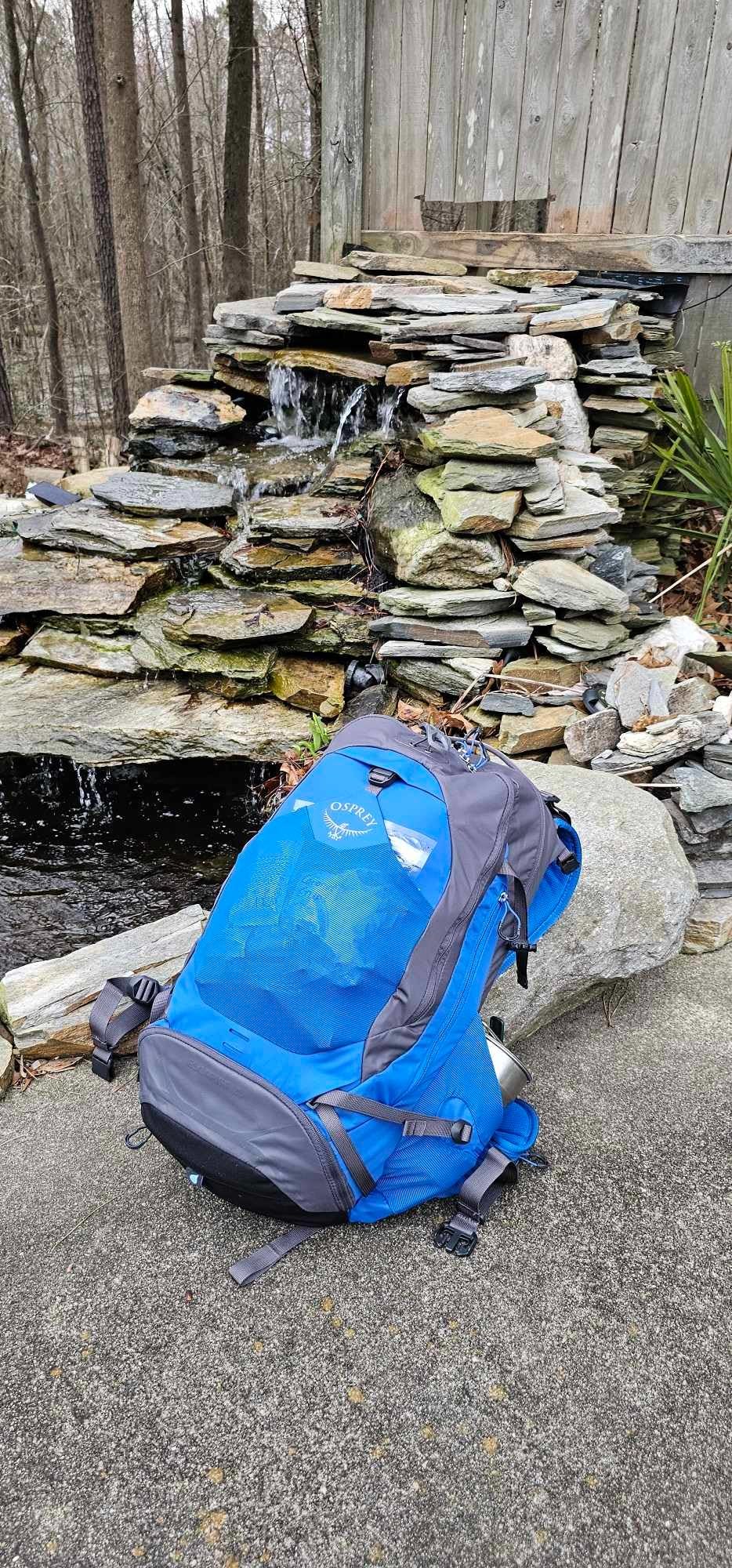 Osprey Escapist 20L Biking Backpack, Black, Medium/Large customer photo 1