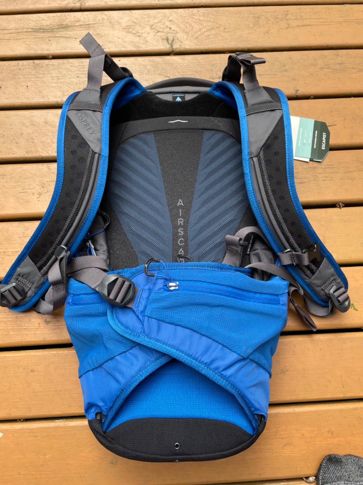 Osprey Escapist 20L Biking Backpack, Black, Medium/Large customer photo 2