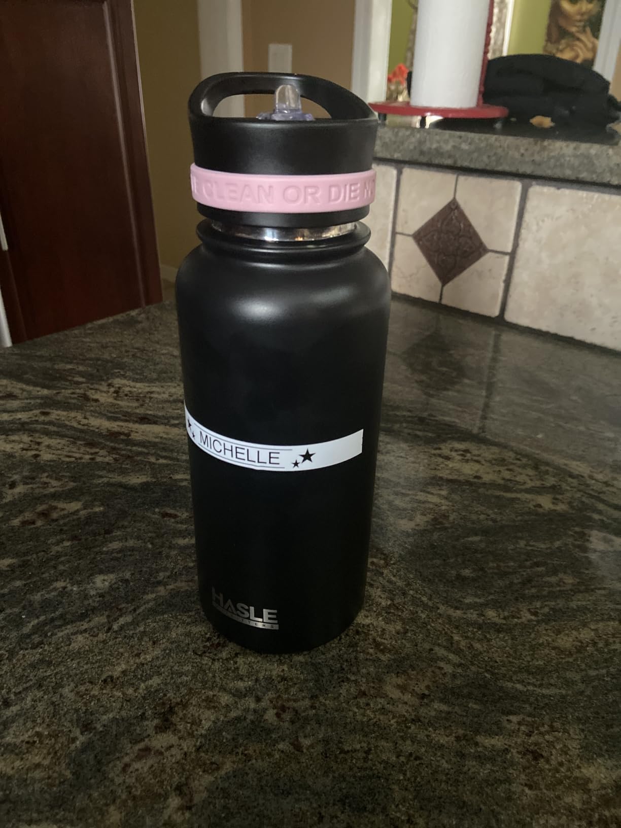HASLE OUTFITTERS 32 oz Insulated Water Bottle Stainless Steel Double Walled Vacuum Sports Water Bottle with 2 Lids (Straw and Spout Lid) for Gym Camping Hiking(Black,1) customer photo 1