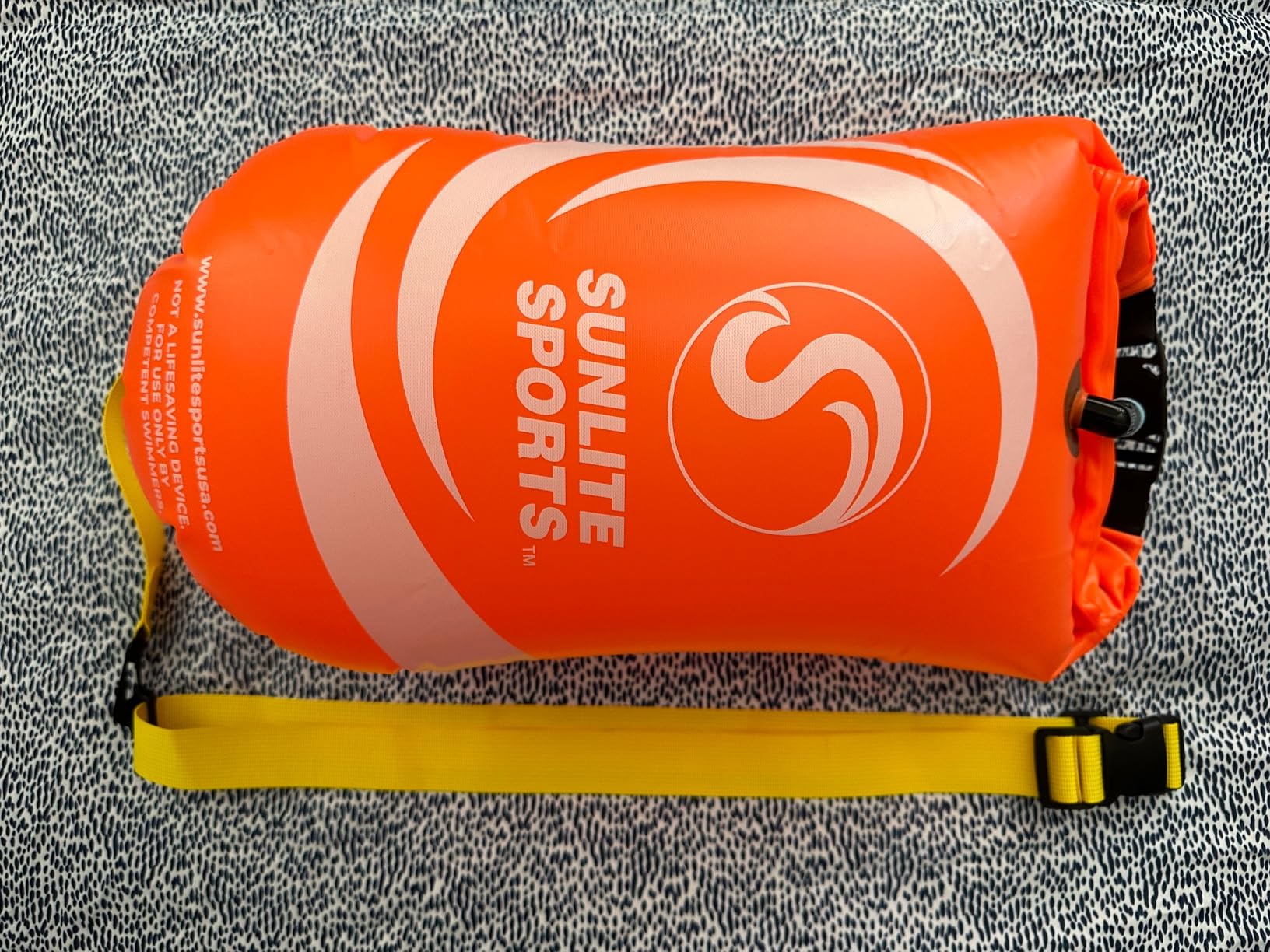 Sunlite Sports Swim Buoy Premium Quality, Highly Visible Waterproof Safety Marine Float Training for Open Water Swimming, for Swimmers, Triatheletes, Kayakers, Snorkelers, Throwable Flotation Device for Adults customer photo 1