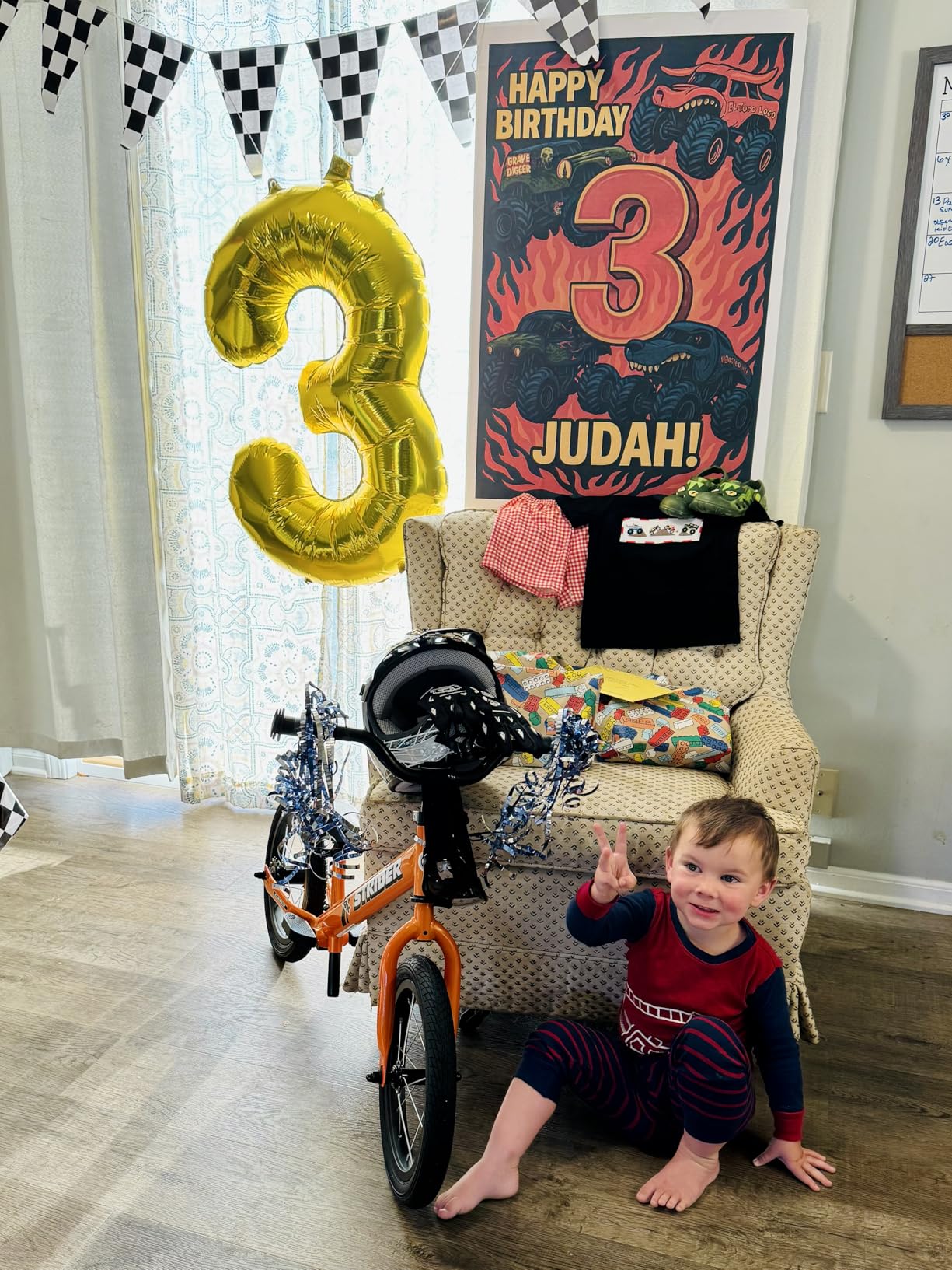 Strider 14x Classic, Balance Bike for Kids 3 to 6 Years - Includes Custom Grips, Padded Seat, Performance Footrest & All-Purpose Tires - Easy Assembly & Adjustments customer photo 2