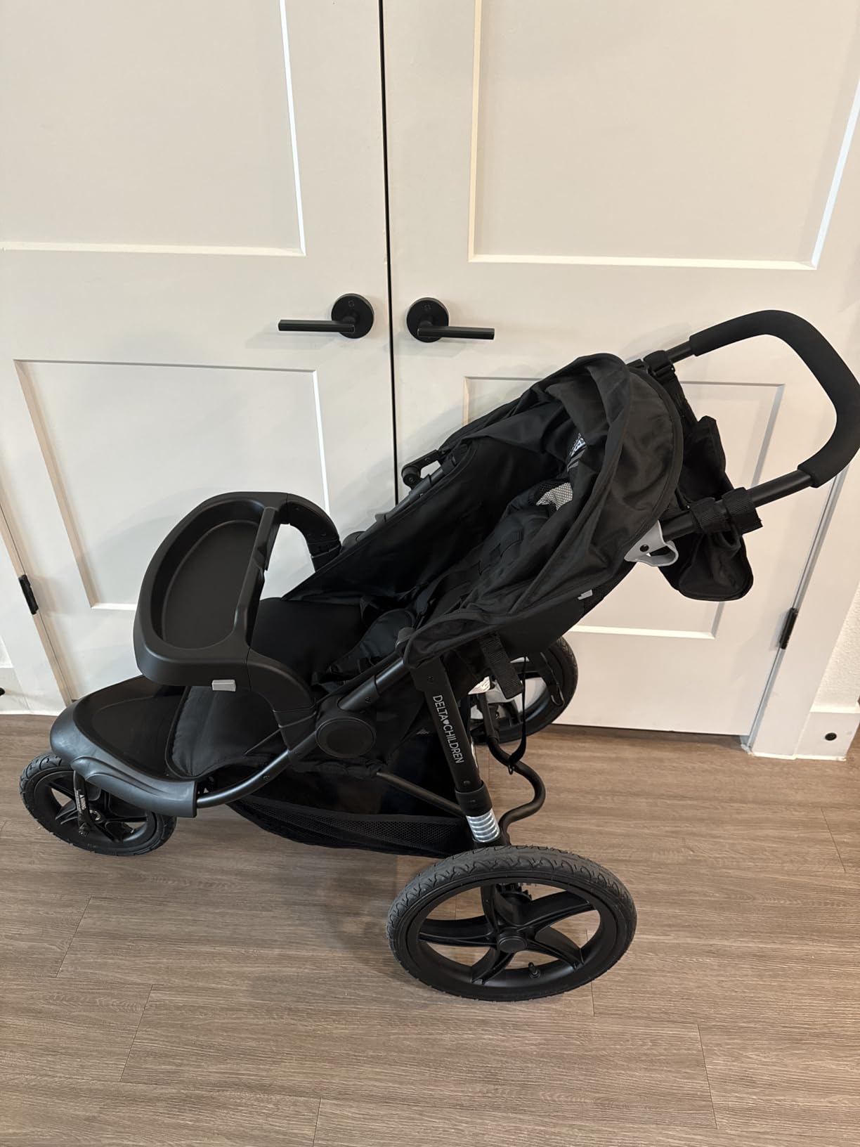 Delta Children Apollo Jogging Stroller - Shock Absorbing Frame with Large Canopy and Recline - Car Seat Compatible, Black customer photo 1
