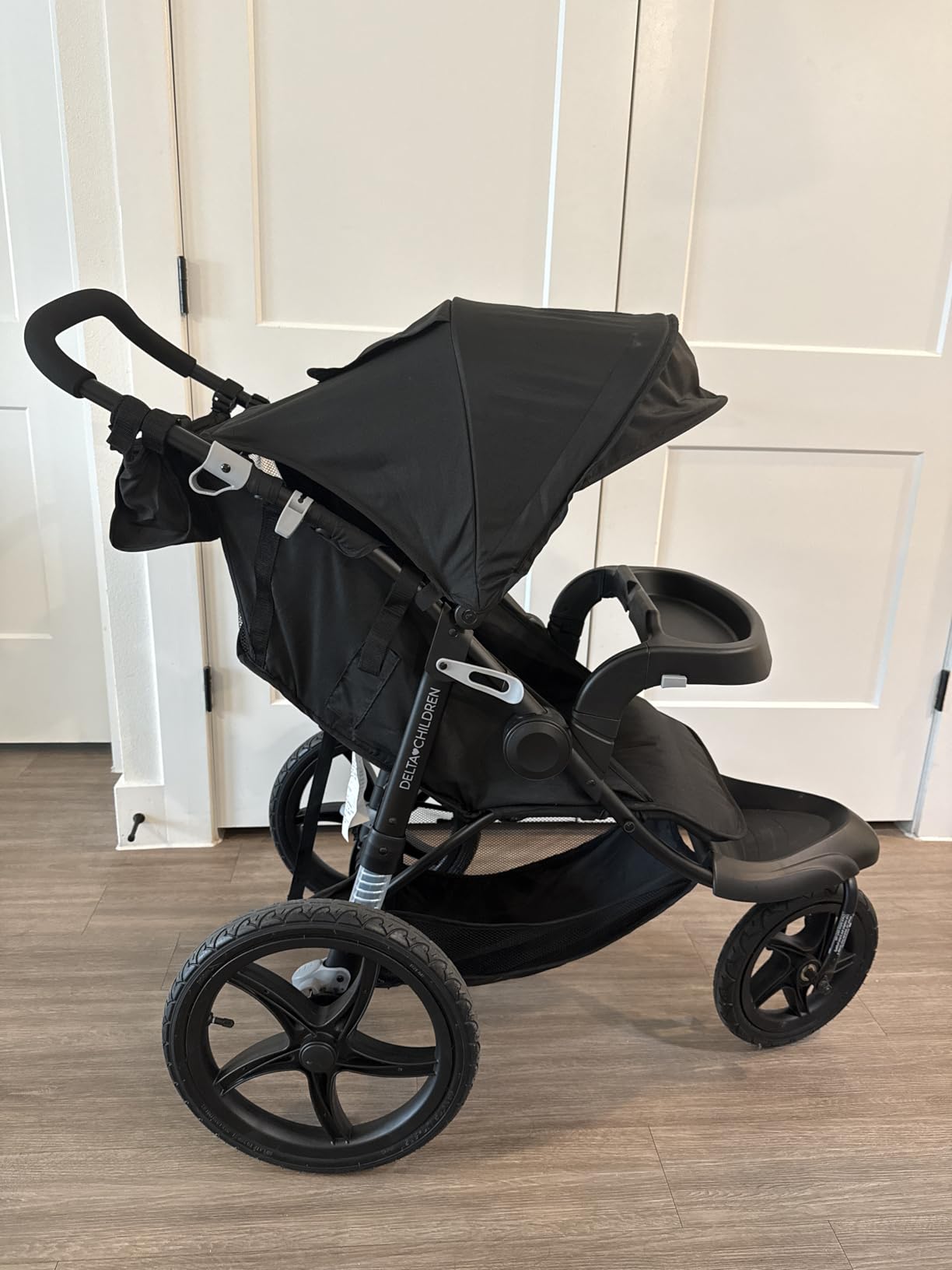 Delta Children Apollo Jogging Stroller - Shock Absorbing Frame with Large Canopy and Recline - Car Seat Compatible, Black customer photo 2