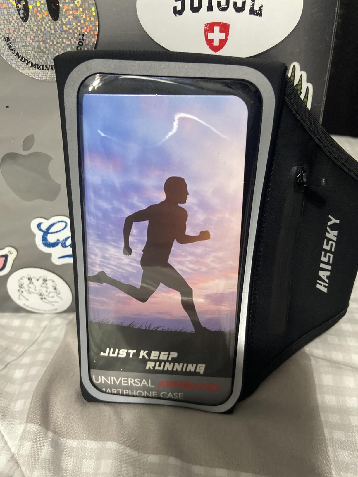 Running Armband with Earphone Bag Cell Phone Armband for iPhone 17 16 15 Pro 14 Plus 13 11 XR, Galaxy S24/S10 Water Resistant Sports Phone Holder Case & Zipper Slot Car Key Holder for 6.9 inch Phone customer photo 2