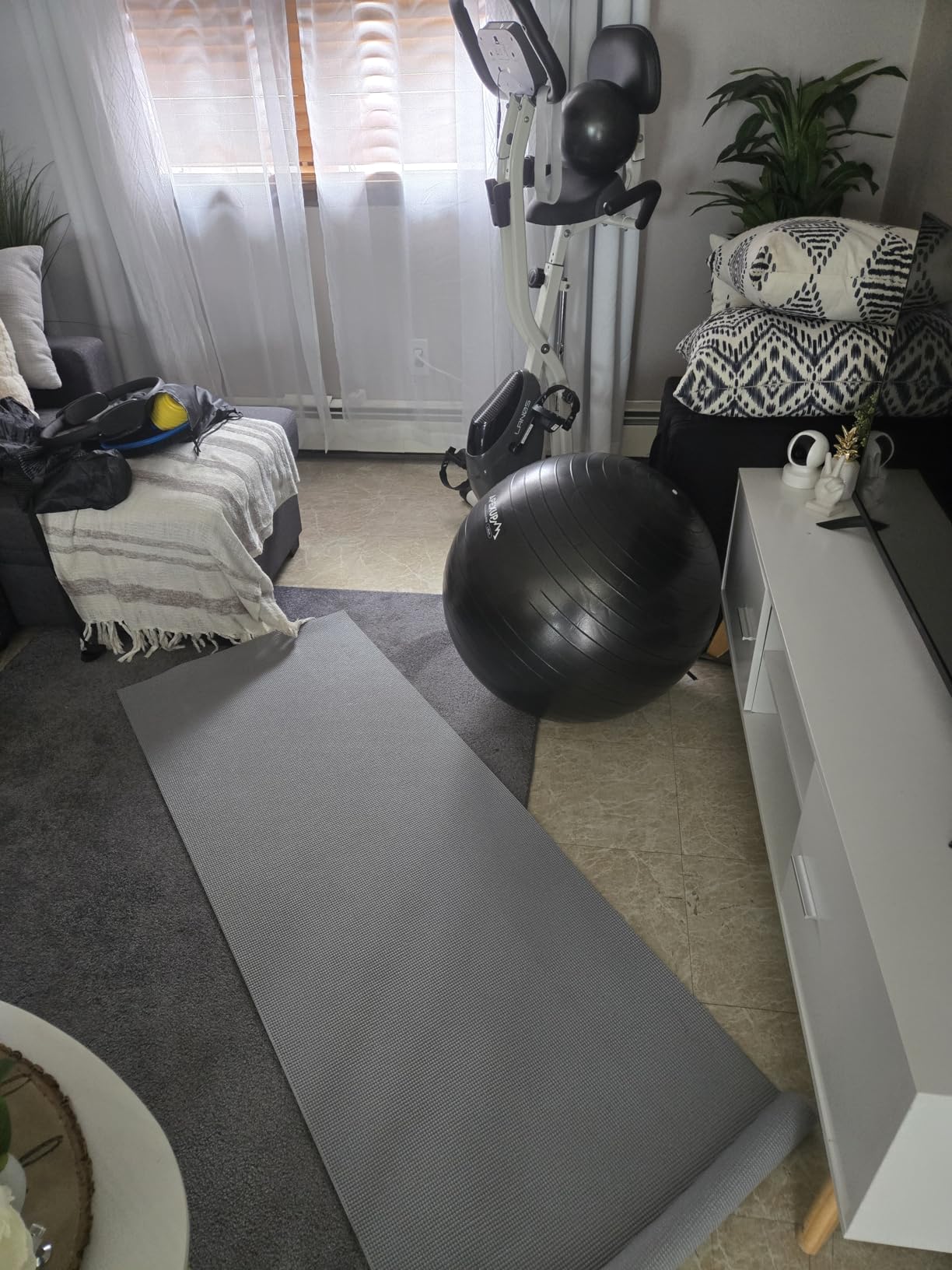 APEXUP Yoga Ball Exercise Ball Anti Slip Heavy Duty for Fitness, Balance & Core Workout, Balance Training, Pregnancy & Physical Therapy, 5 Sizes customer photo 1