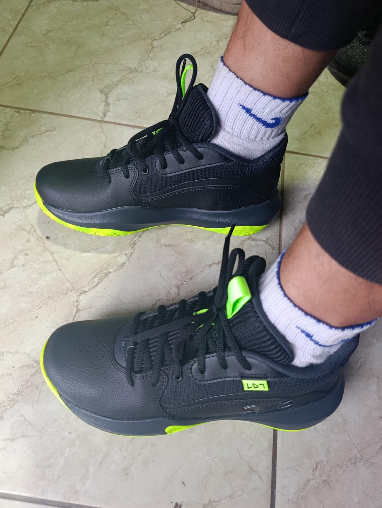 Under Armour Unisex-Adult Lockdown 7 Basketball Shoe customer photo 1