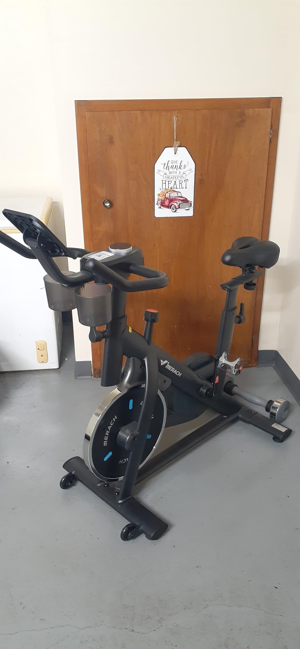 MERACH Exercise Bike, Brake Pad Stationary Bike with Exclusive App, Low Noise Indoor Cycling Bike with 300lbs Weight Capacity, Tablet Mount and Fitness Courses for Weight Loss customer photo 1