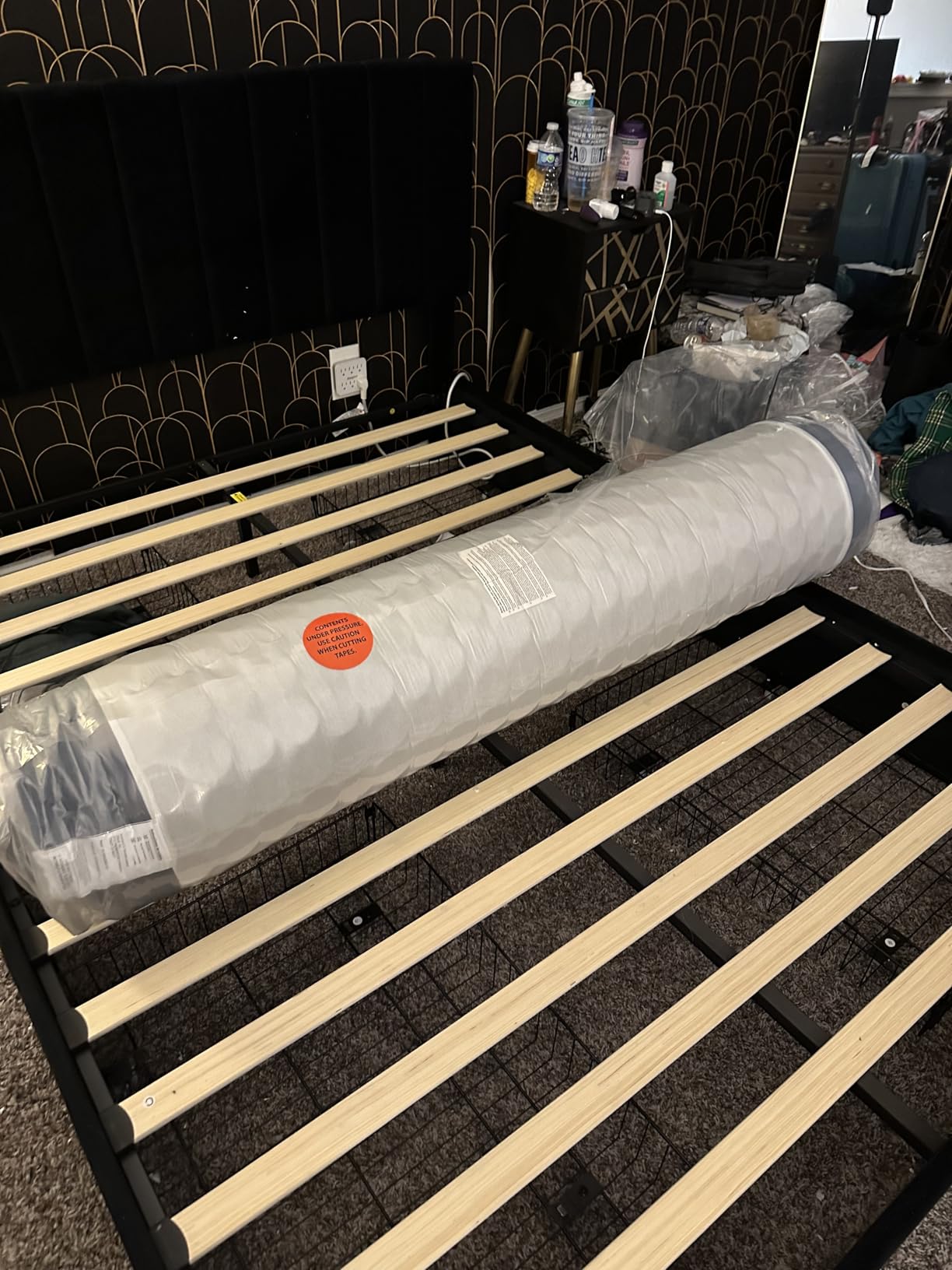 ZINUS 10 Inch Queen Cooling Comfort Hybrid Mattress [New Version], Fiberglass Free, Medium Firm Feel, Motion Isolation, Certified Safe Foams & Fabric customer photo 1