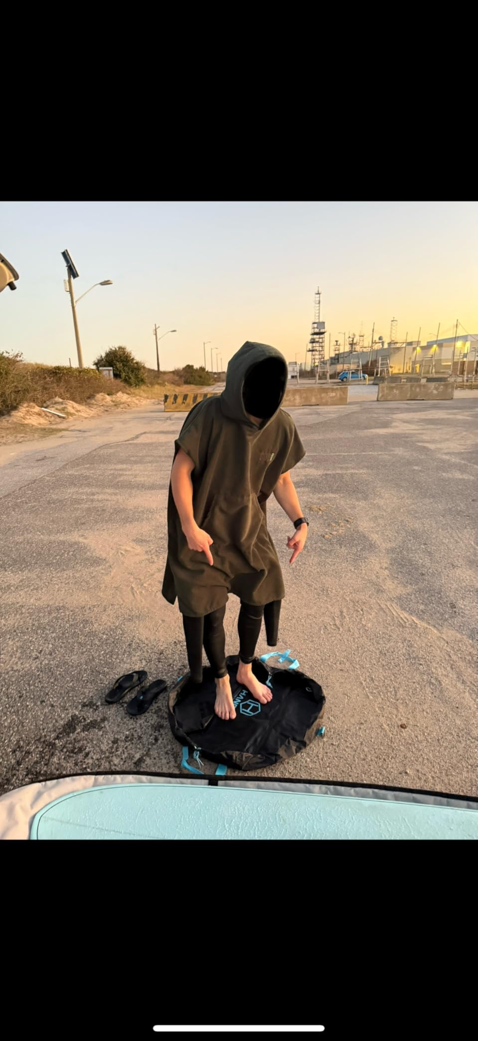 Hang 11 Wetsuit Changing Mat Bag - Surf Changing Mat with Shoulder Strap, Wetsuit Bag Waterproof, Keeps your Wet Suit & Car Clean, Surf Change Gear, Surfing Accessories, Surfing Gifts customer photo 1