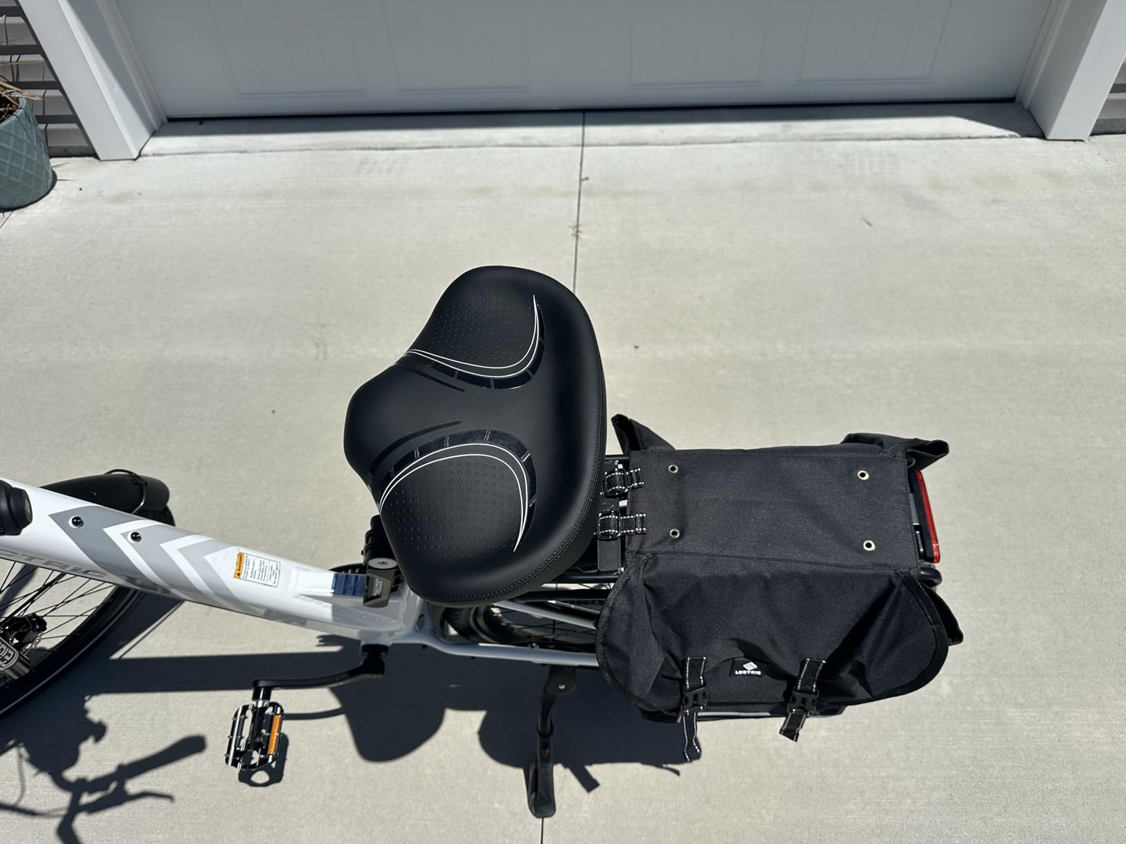 BLUEWIND New Noseless Oversized Bike Seat, Wide Bicycle Saddle Novel Backrest Design for Electric Bike, Universal Fit Exercise Bike or Road Stationary Bike Seat Cushion for Men & Women customer photo 2
