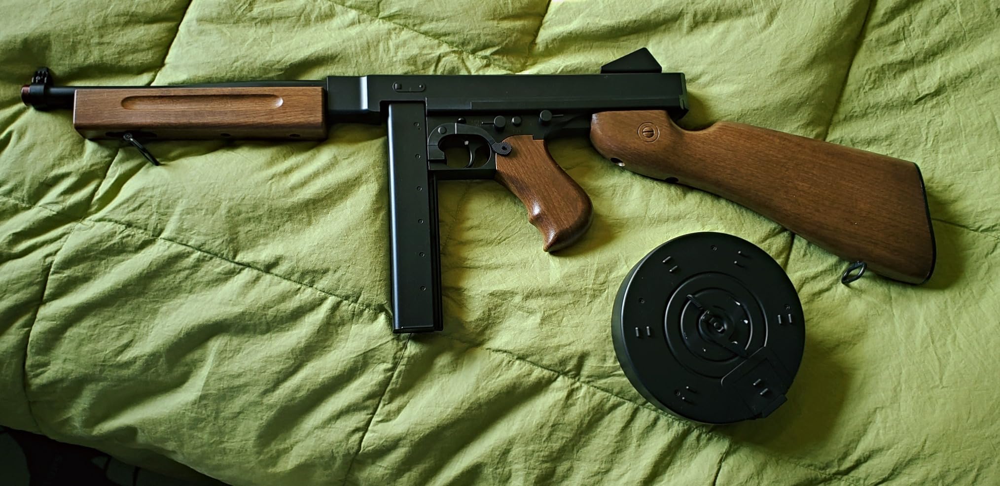 Airsoft Submachine Gun WW2 Chicago Typewriter M1A1 Full Auto Electric SMG AEG with Extra Drum Magazines, Battery and Charger customer photo 1