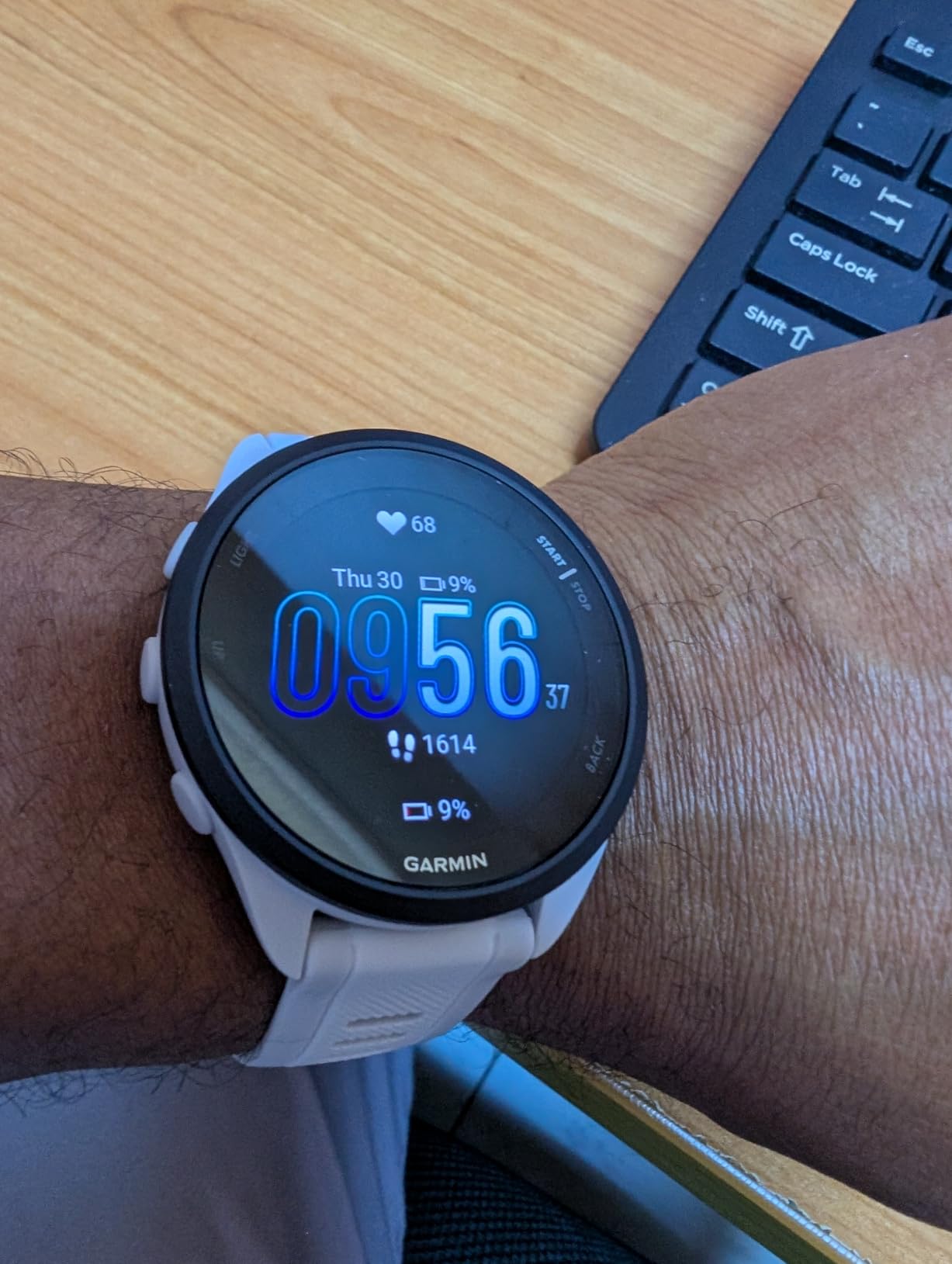 Garmin Forerunner 165, Running Smartwatch, Colorful AMOLED Display, Training Metrics and Recovery Insights customer photo 1