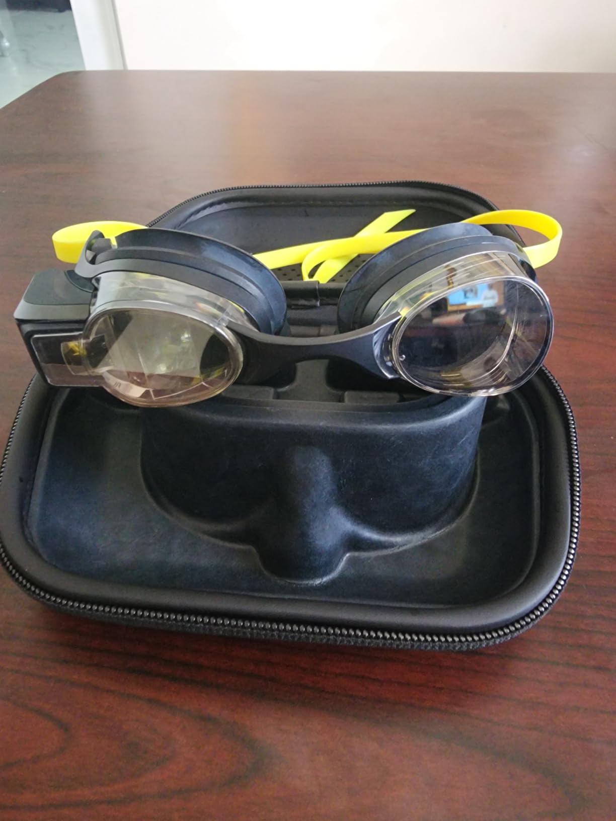 FORM Smart Swim 2 - Goggles with Heart Rate Display customer photo 2