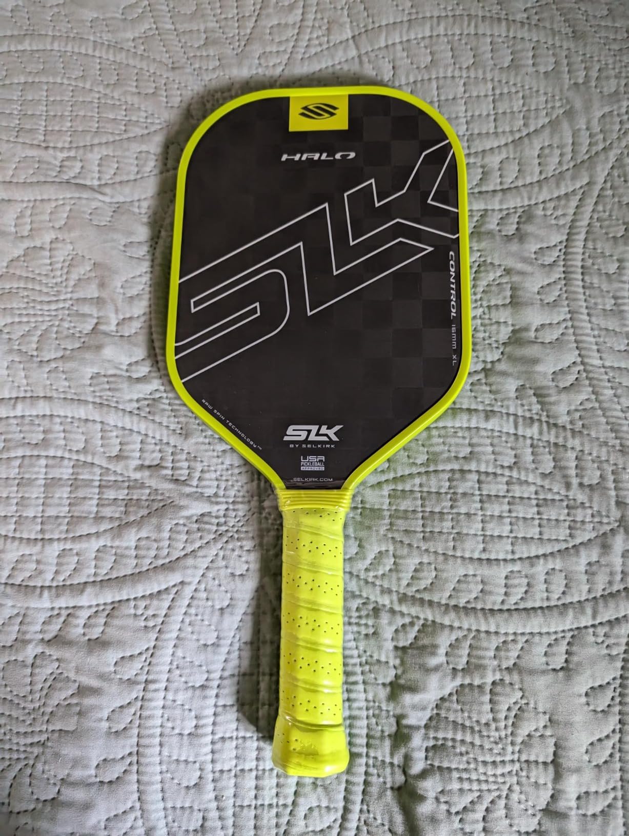 Selkirk Sport SLK Halo Raw Carbon Fiber Pickleball Paddle | Designed in The USA | Choose The T700 Raw Carbon Fiber Power, 18k Ultraweave Control, or Aramid Fiber Linkweave Thermoformed Pro customer photo 1