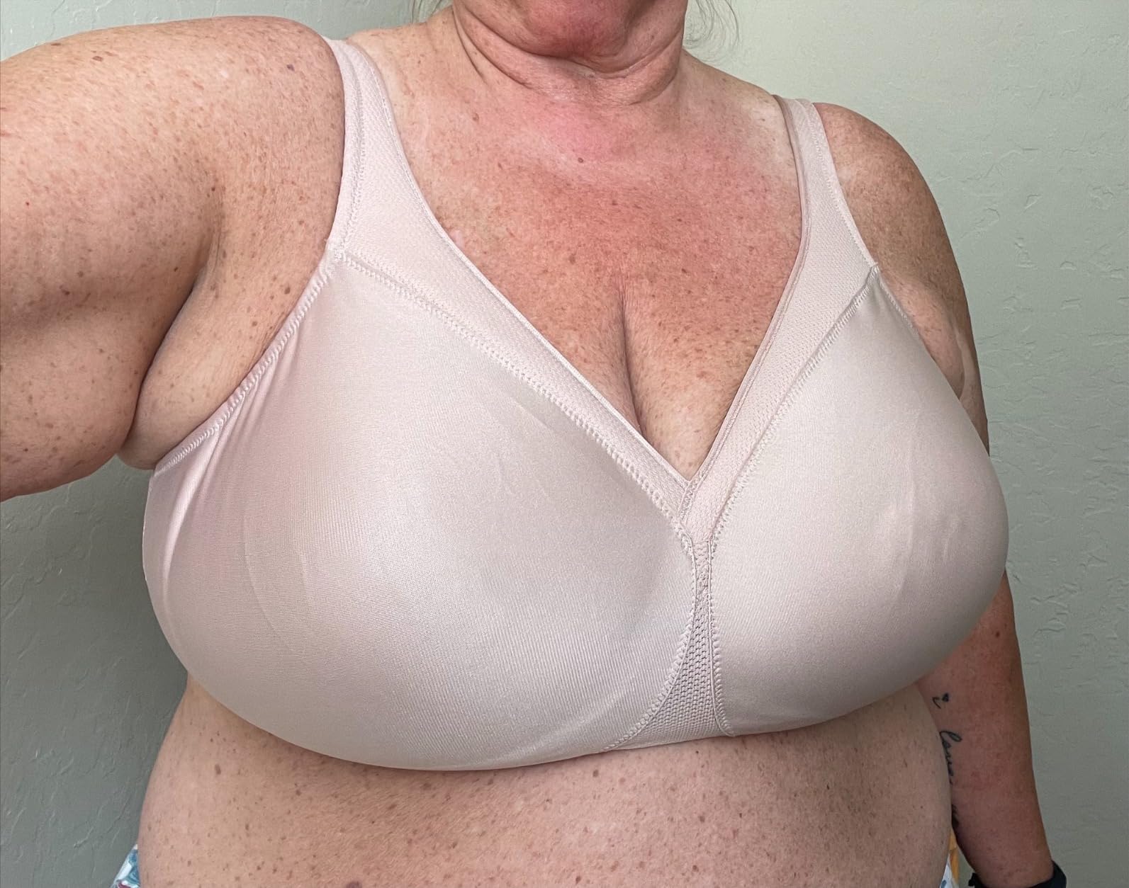 Full Figure Plus Size MagicLift Seamless Sports Bra Wirefree #1006 customer photo 2
