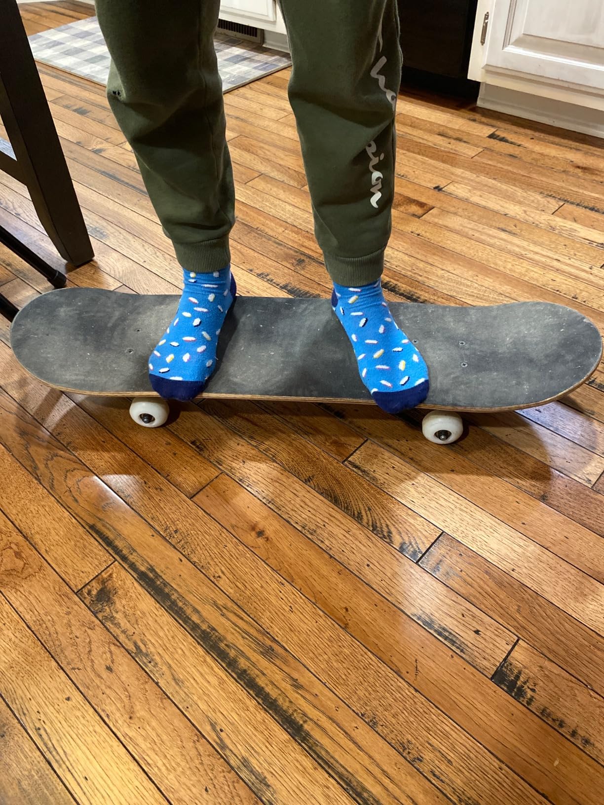Skateboard, 31 x 8 Inch Complete Skateboard, 8-Layer Maple Wood Deck Double Kick Standard Skateboards for Kids, Teens, Adult, Beginner customer photo 2
