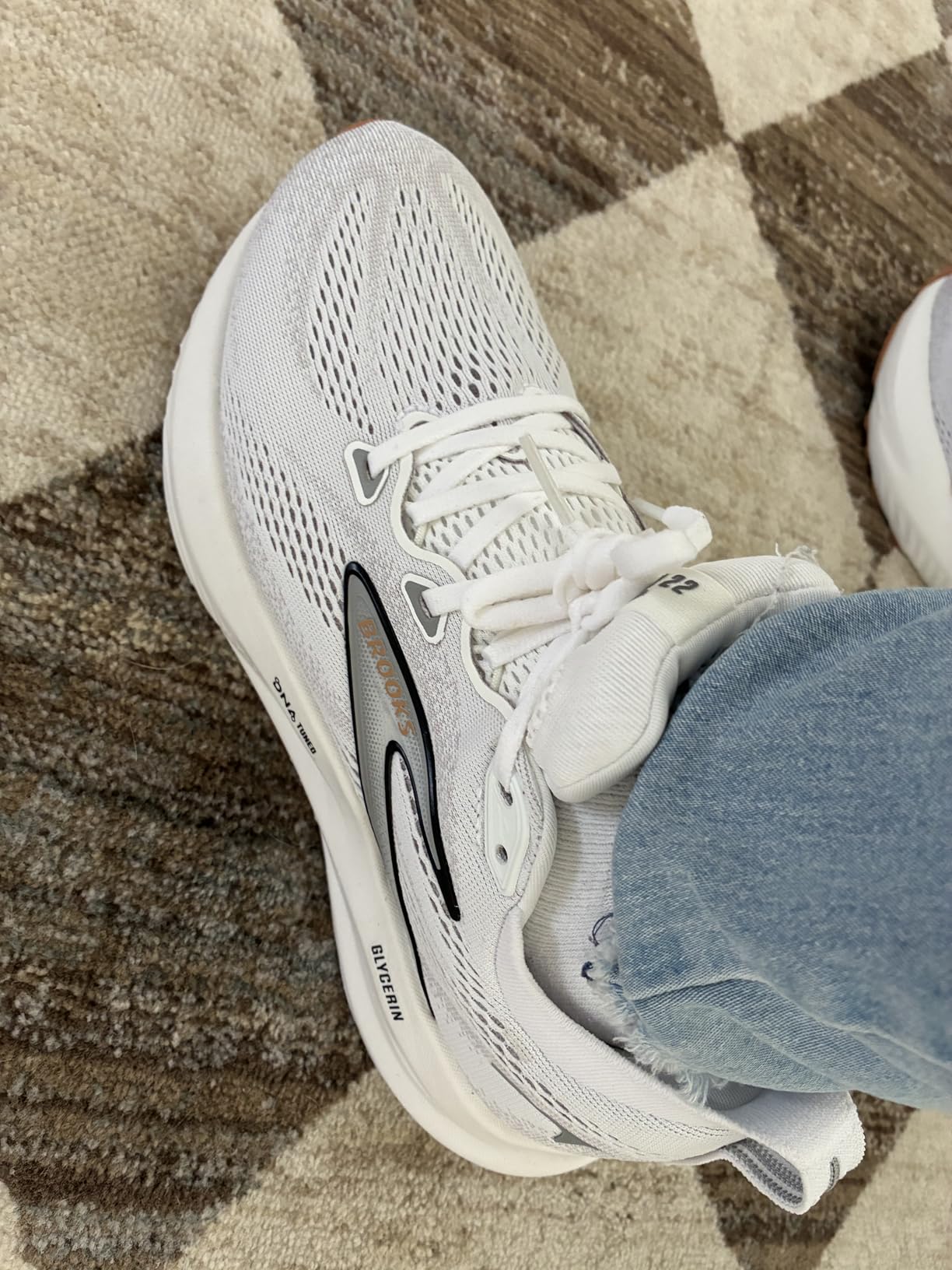 Women's Glycerin 22 Neutral Running Shoe customer photo 2