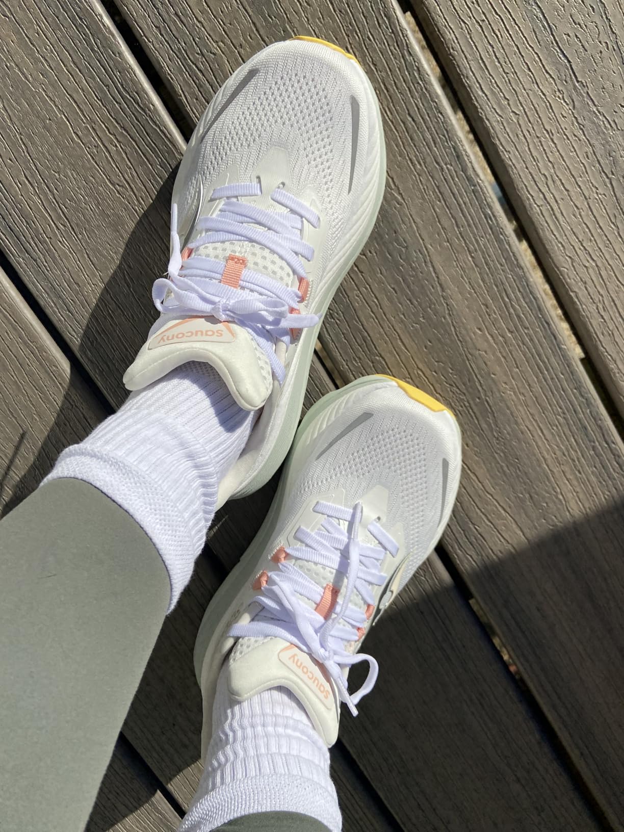 Saucony Women's Hurricane 24 Sneaker customer photo 1