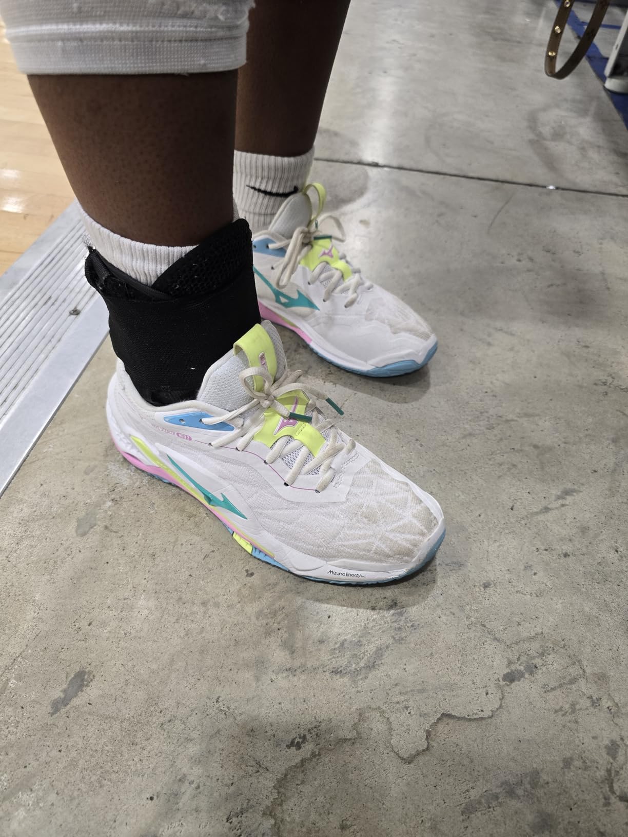 Mizuno Unisex Adult Wave Stealth Neo 2 Unisex Volleyball Shoe customer photo 2