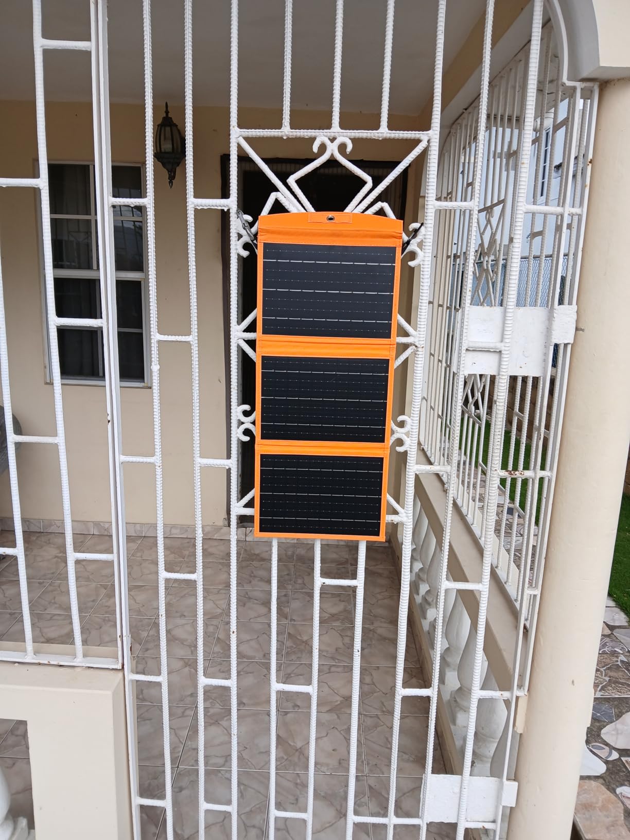 SOLUPUP Solar Panels 30W Portable Foldable Solar Charger with 5V USB-A and USB-C Fast Charging, IPX5 Waterproof for Camping, Hiking, Outdoor customer photo 2