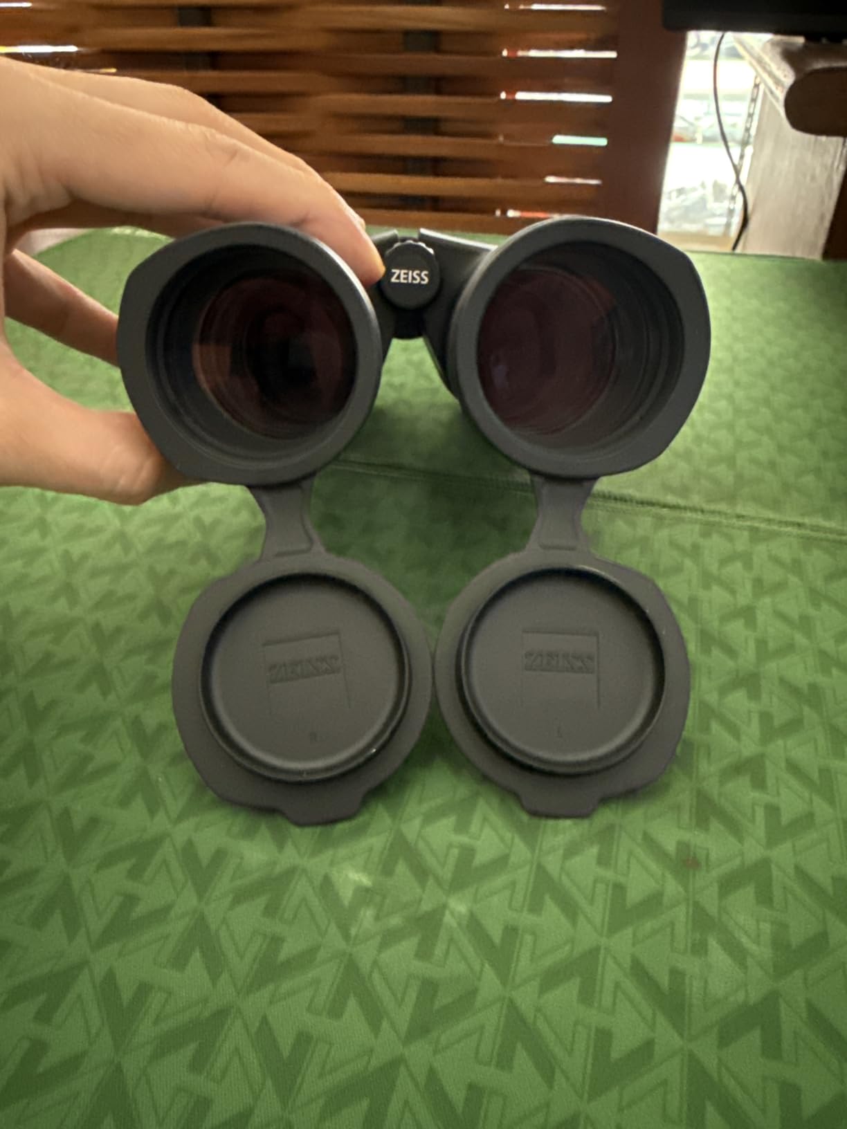 ZEISS Conquest HDX Binoculars 10x42 Waterproof, Compact with LotuTec T* HD Coated Glass for Optimal Clarity in All Weather Conditions for Bird Watching, Hunting, Sightseeing, Black customer photo 1