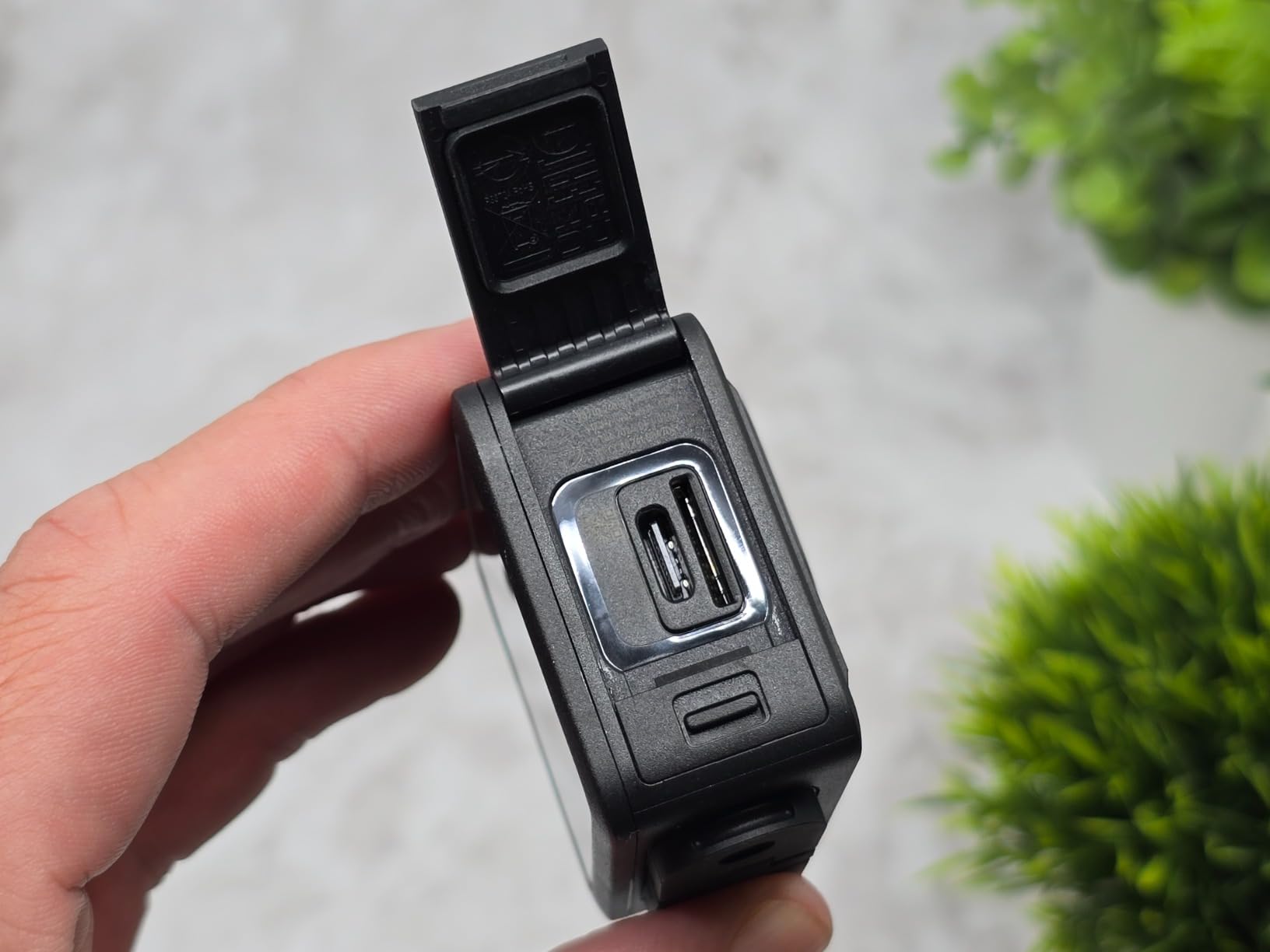 GoPro Hero - Compact Waterproof Action Camera with 4K Ultra HD Video, 12MP Photo, Touch Screen customer photo 2