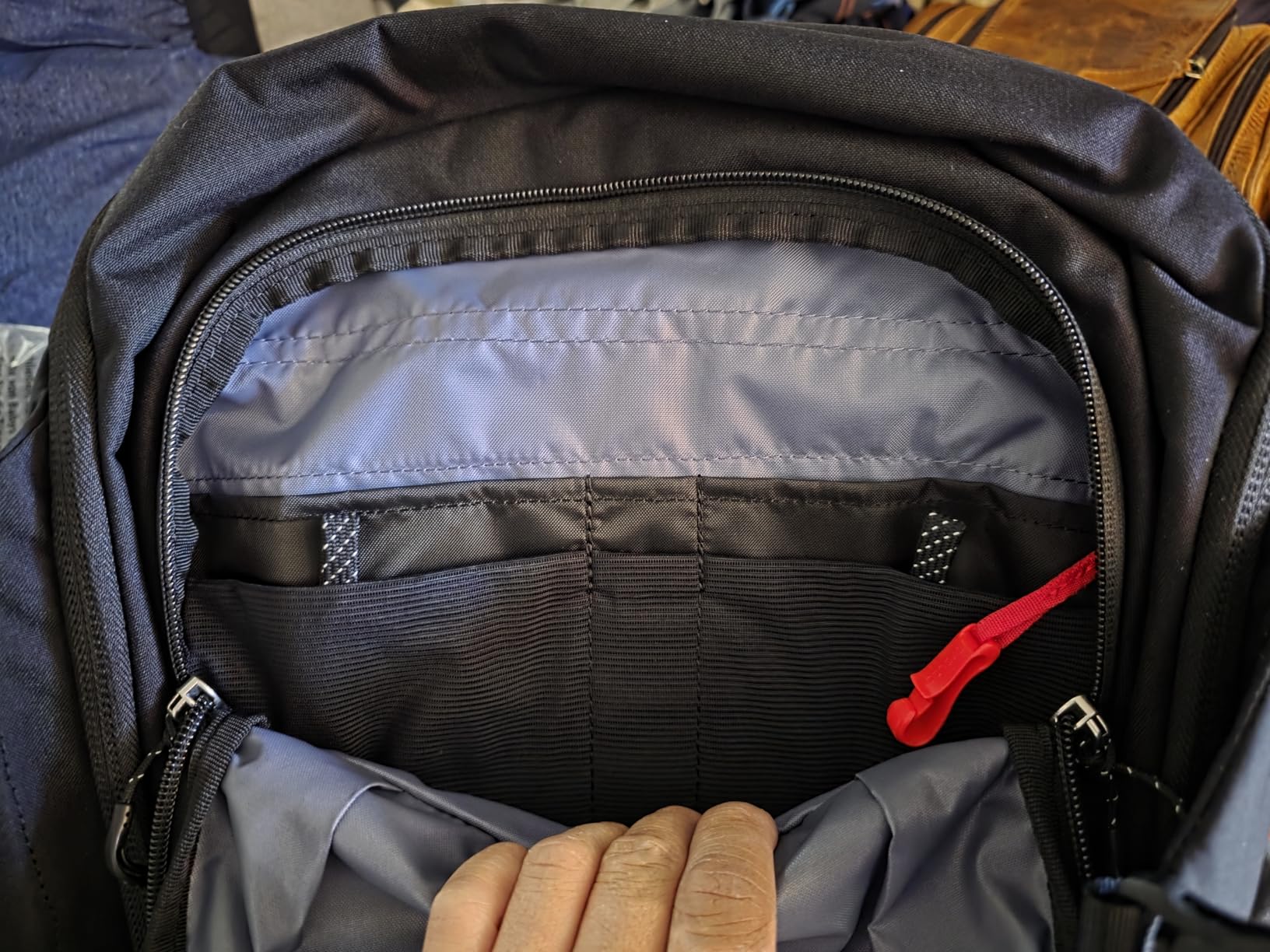 Osprey Metron 24L Commuter Bike Backpack, Black customer photo 2
