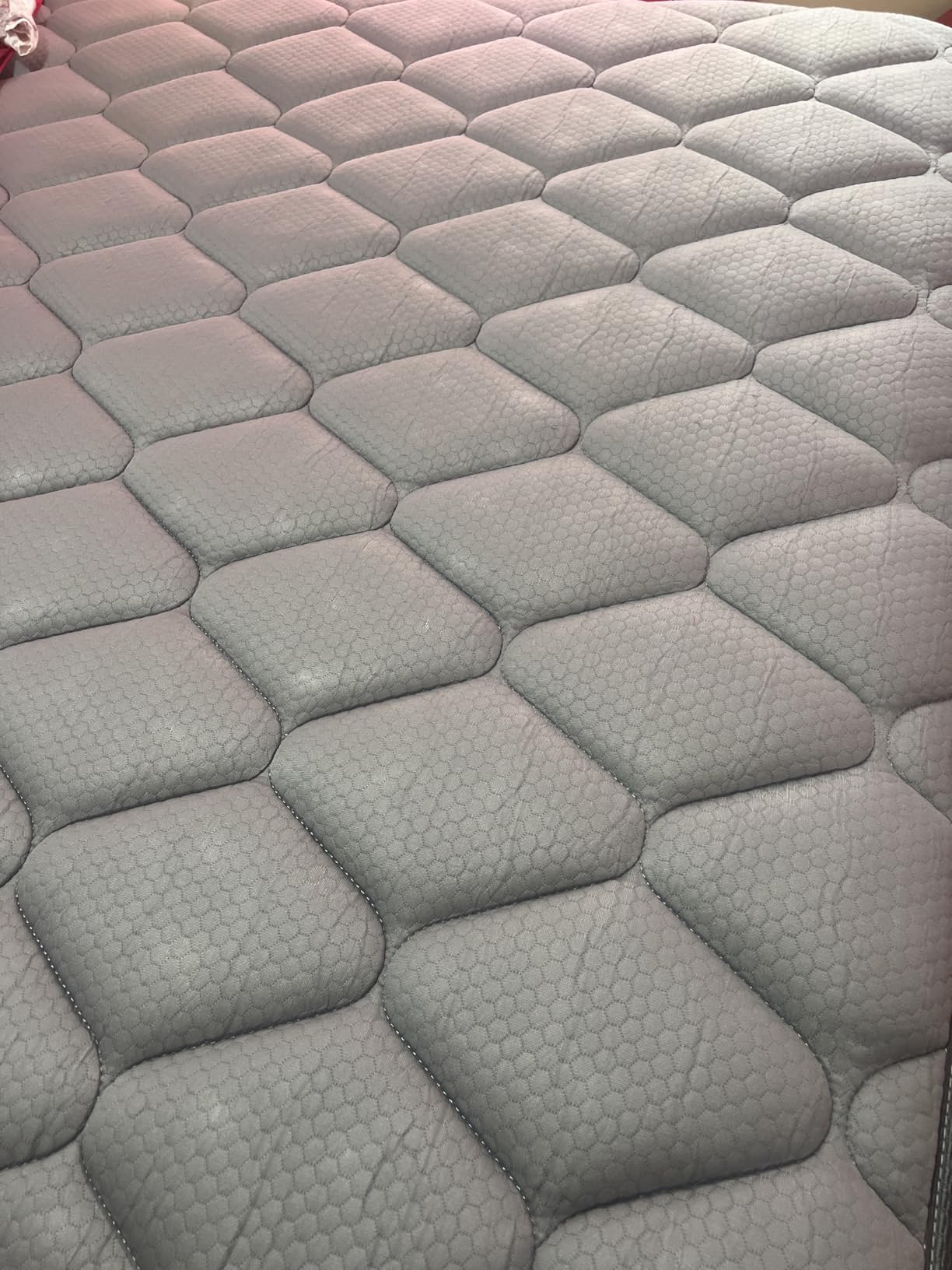 VISCOUNTESS Queen Mattress, 14 Inch Medium Firm Mattresses Hybrid for Back & Lumbar Support, 100 Night Trial, Individual Pocket Spring Bed for Motion Isolation & Pressure Relief customer photo 1
