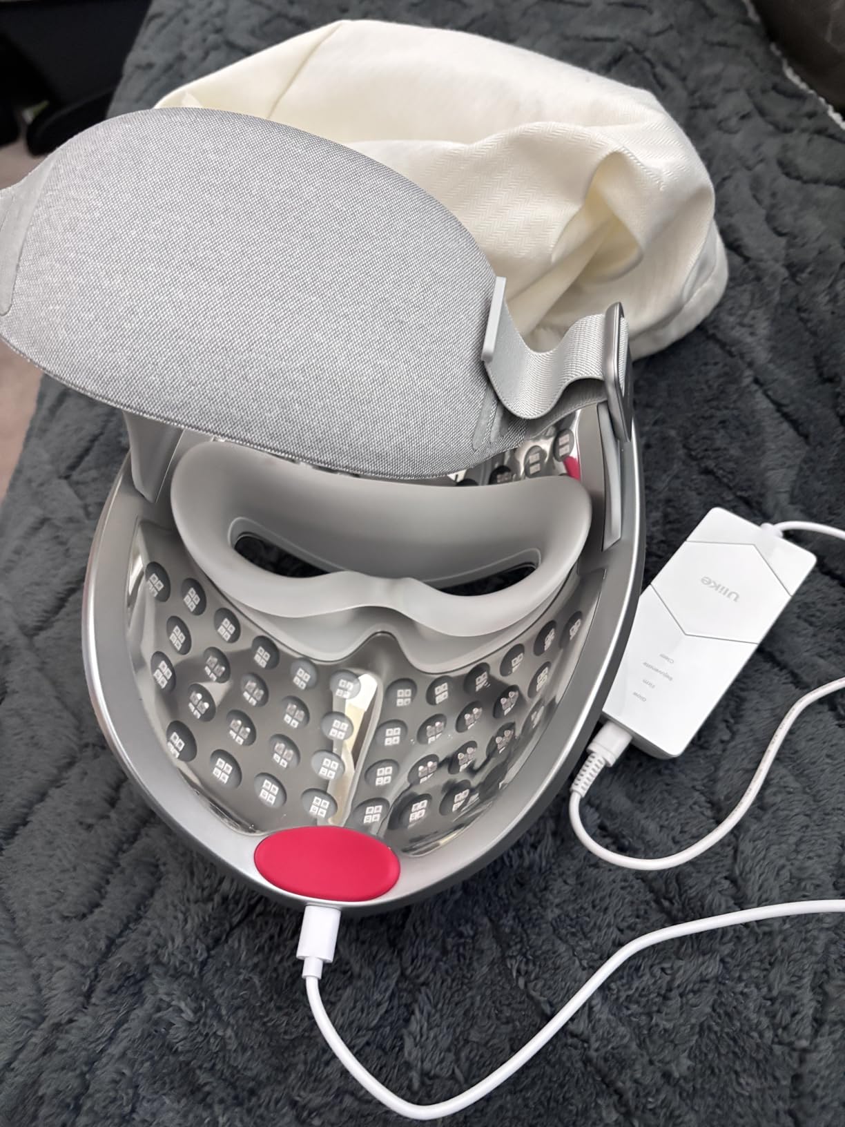 Ulike ReGlow LED Face Mask, Red Light Therapy for Face, Red, Blue, Yellow & Infrared Light Therapy for Acne & Anti-Ageing, Cordless, Remote Control, Eye Protection customer photo 1