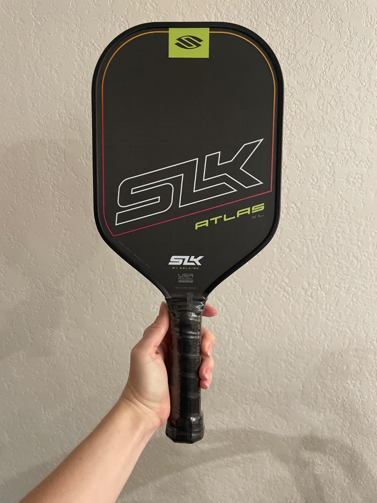 Selkirk Sport Atlas Raw Carbon Fiber Pickleball Paddles | Midweight Pickleball Paddle with Polymer Honeycomb Core | USAPA Approved Carbon Fiber Face for Spin and Control customer photo 1