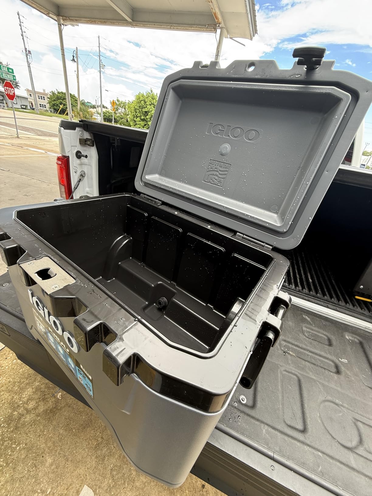 Igloo Trailmate 52Qt Wheeled Cooler, Insulated Hard Shell Ice Chest, Americana customer photo 1