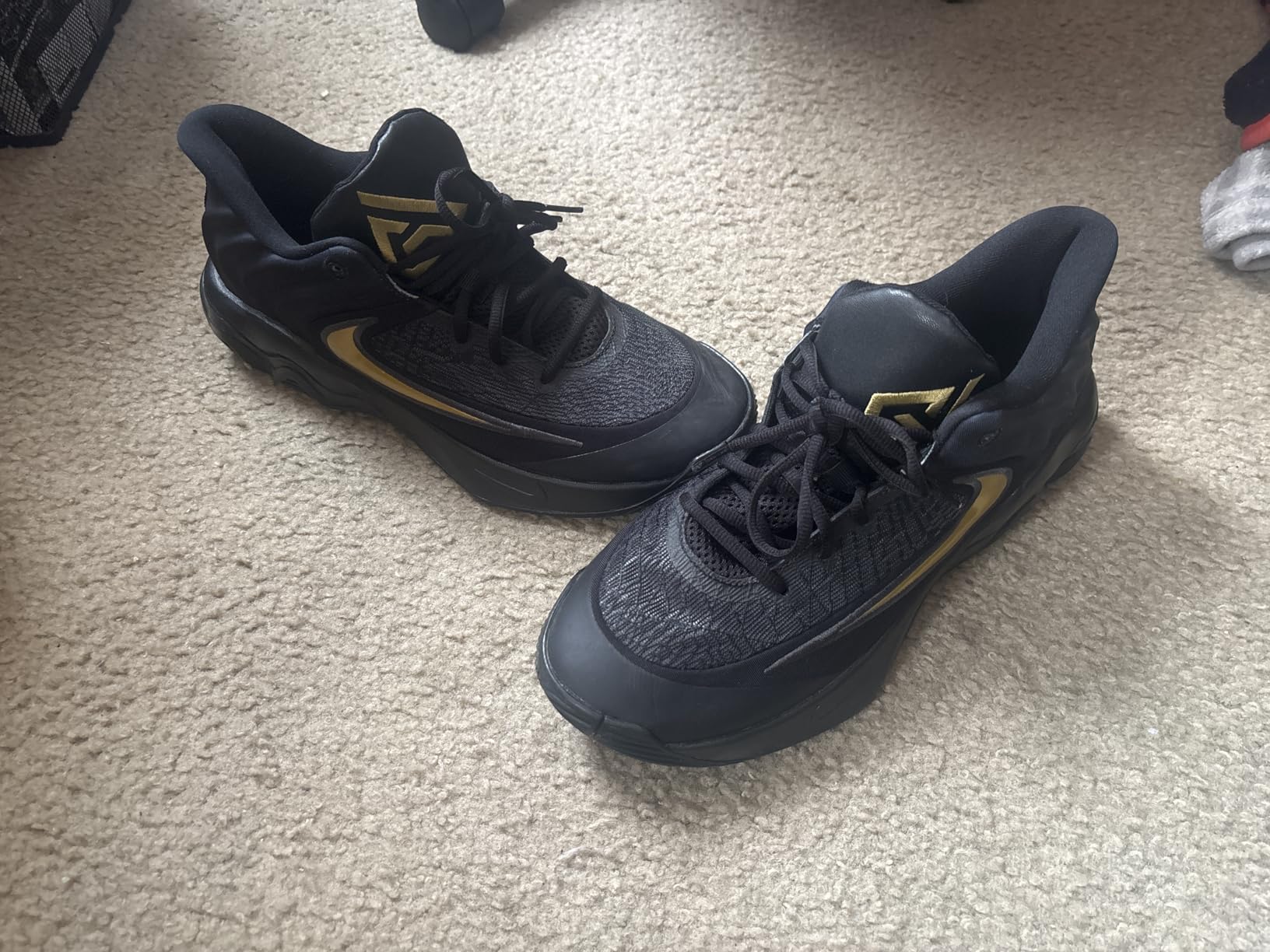 Nike Unisex Adult Giannis Immortality 4 Basketball Shoes customer photo 1