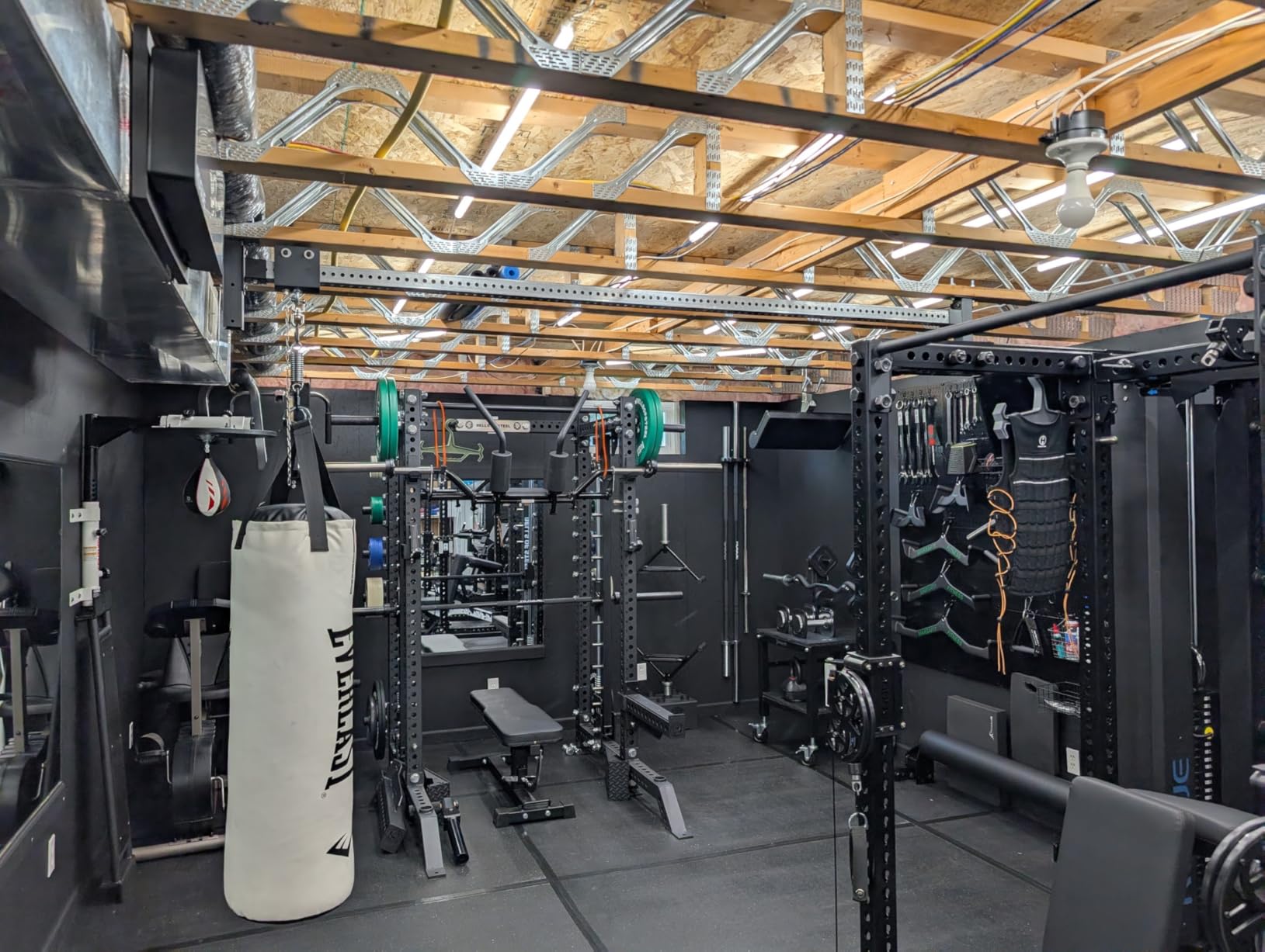 Heavy Bag Hanger Roller Wall Ceiling Mount 40'' - 50'' Long Rail Ease Adjust for Heavy Punching Bags up to 300 LBS customer photo 1