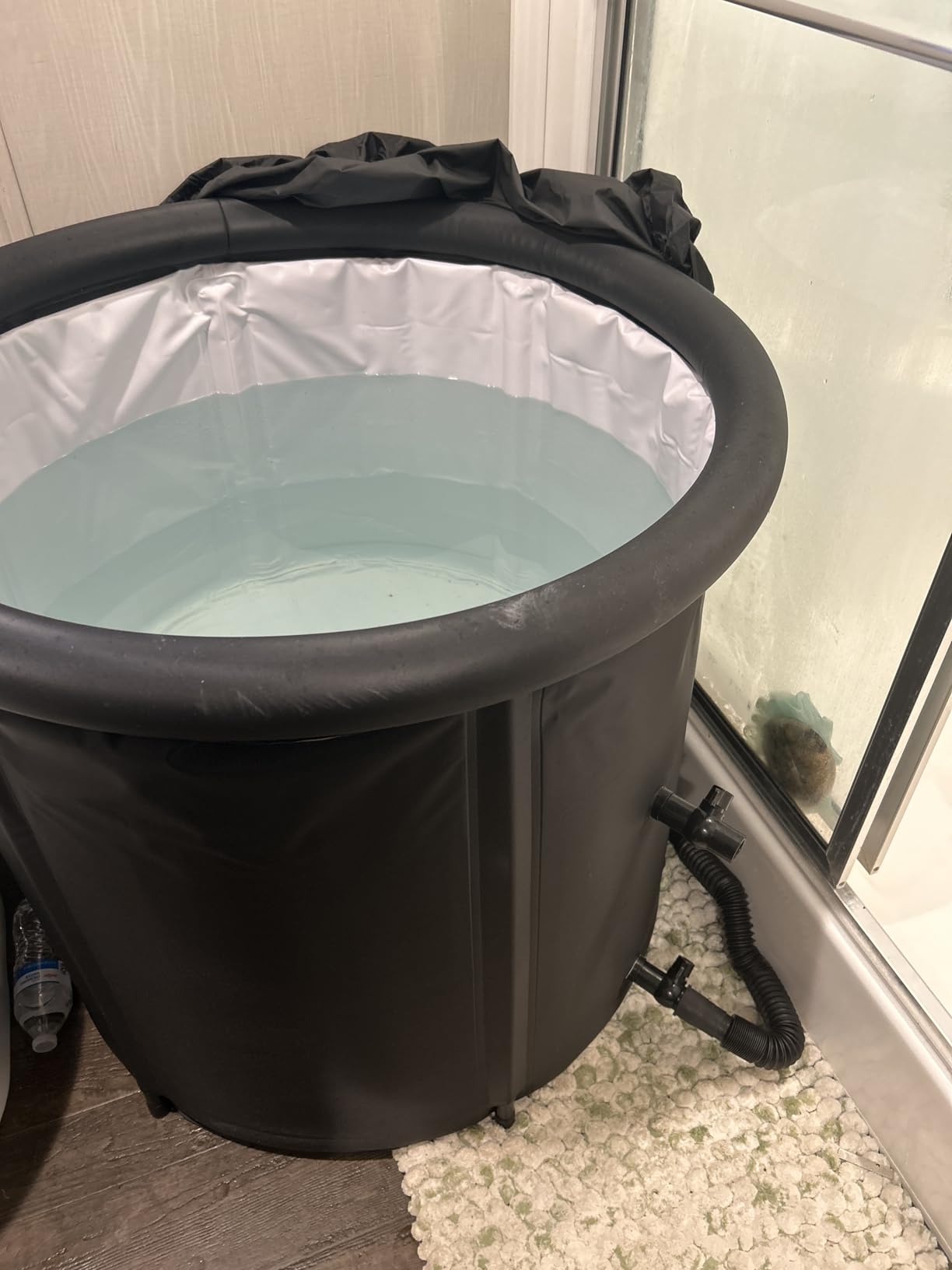 The Pod Company Long Pod Cold Plunge - 126-Gallon Extra-Large Inflatable Ice Bath Tub for Cold Water Therapy - Full-Body Stretch Design, Insulated & Water Chiller Compatible customer photo 2