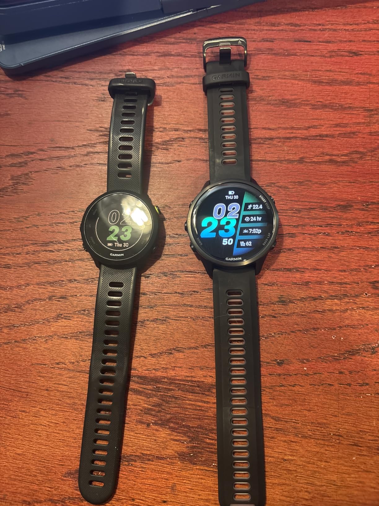 Garmin Forerunner 970, Premium GPS Running and Triathlon Smartwatch, AMOLED Display, Built-in LED Flashlight customer photo 2