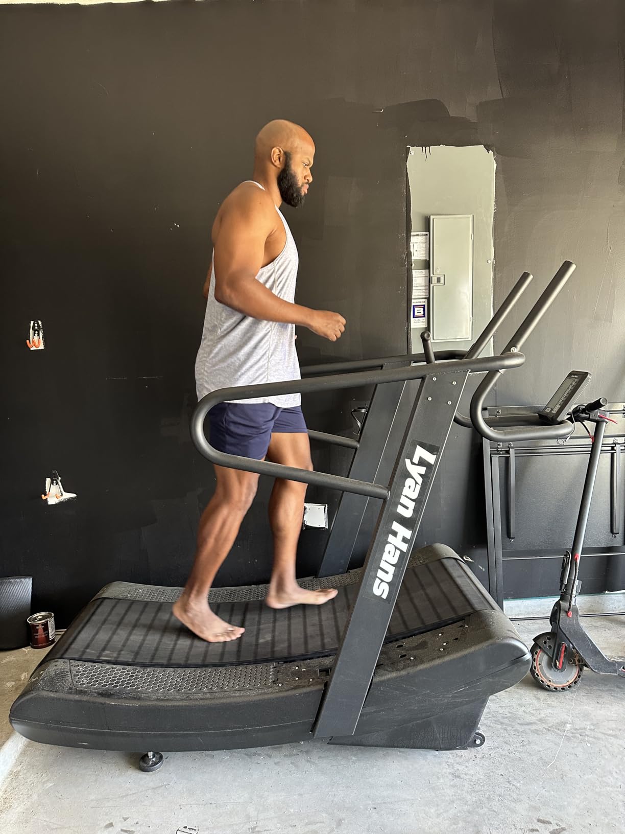 Curved Manual Treadmill, Non-Electric Curve Treadmill with 4 Resistance Levels, Self-Generated Air Runner with LCD, Commercial Motorless Treadmills for Home Gym, 450LBS Capacity customer photo 1
