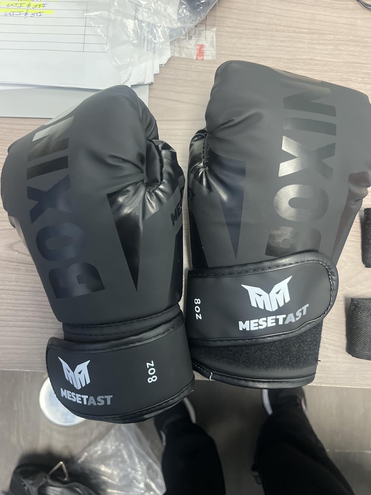 Mesetast Punching Bag for Kids Teenagers, 2.7ft Kids Punching Bag with 8 OZ Boxing Gloves for Youth Boxing MMA Karate Kickboxing - Unfilled customer photo 1