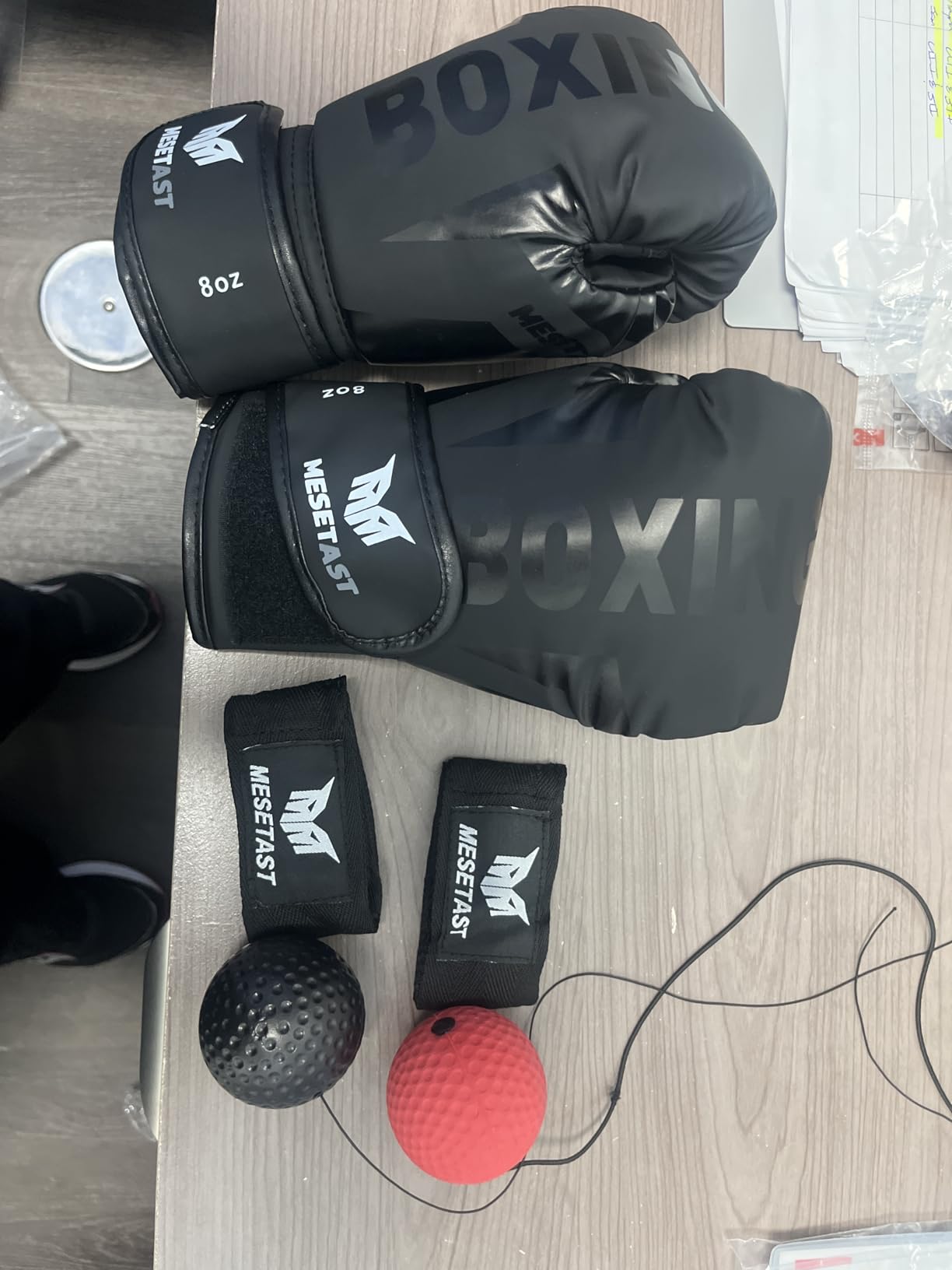 Mesetast Punching Bag for Kids Teenagers, 2.7ft Kids Punching Bag with 8 OZ Boxing Gloves for Youth Boxing MMA Karate Kickboxing - Unfilled customer photo 2