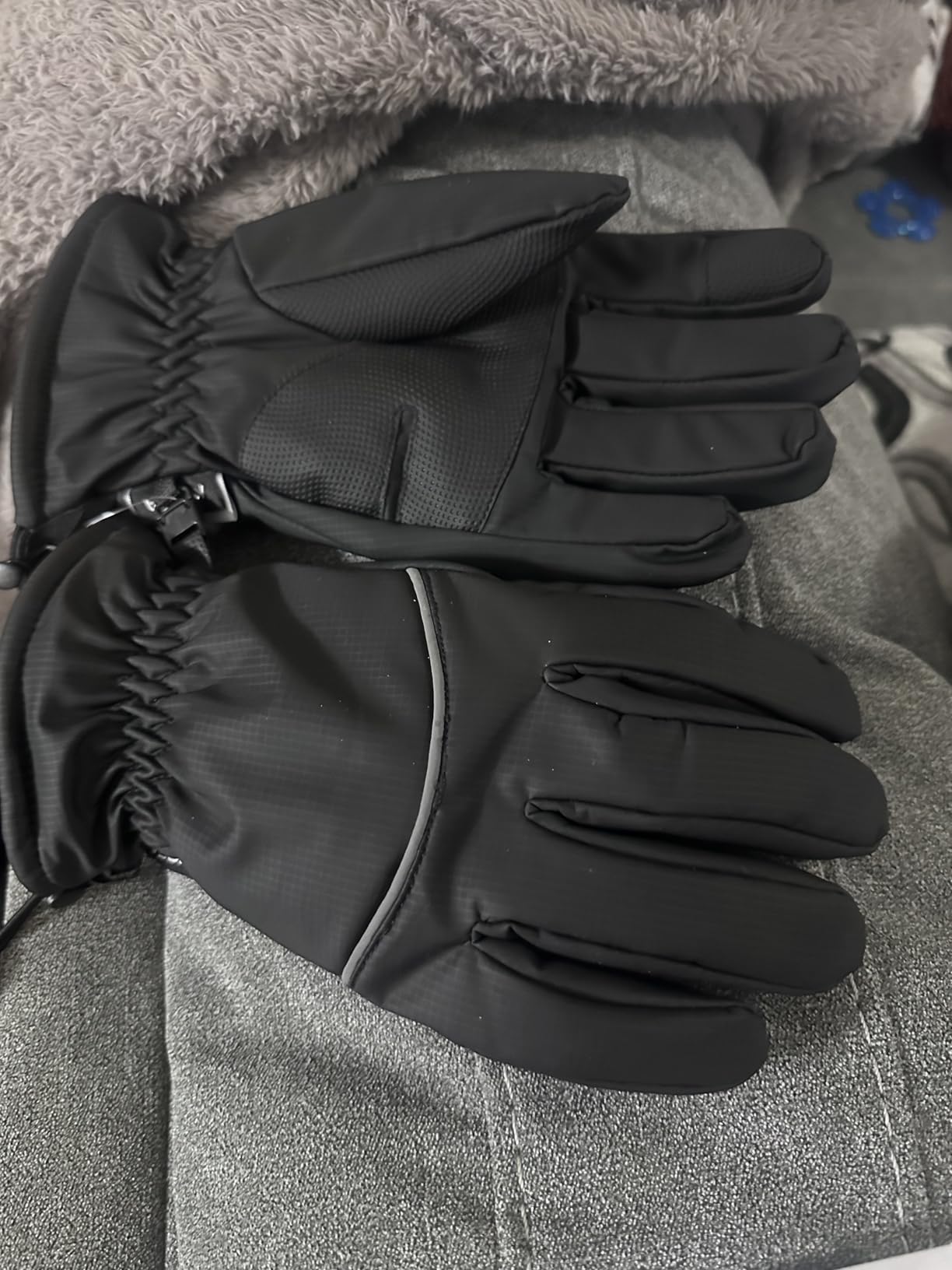 Winter Gloves Men Women Made with 3M Insulation & Plush Lining, -10F Windproof & Water-Resistant Snow Gloves for Cold Weather, Ski Glove with Reflective Strips & Touchscreen Fingers for Running customer photo 1