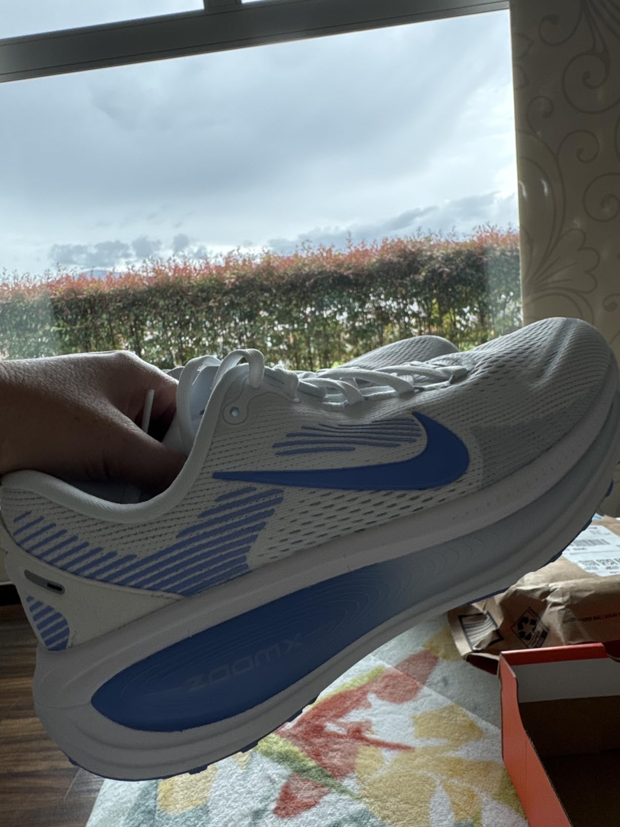 Nike Womens Vomero 18 customer photo 2