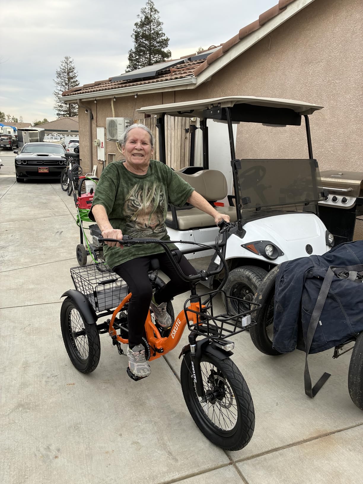 ESKUTE E Trike Electric Bike, Peak 1200W Brushless Motor Folding Trike 18X3.0 Fat Tire Ebike, 624Wh Removable Battery, Step-Thru 3 Wheel Electric Bicycle, Up to 55 Miles, 18MPH+ Tricycle for Adults customer photo 1