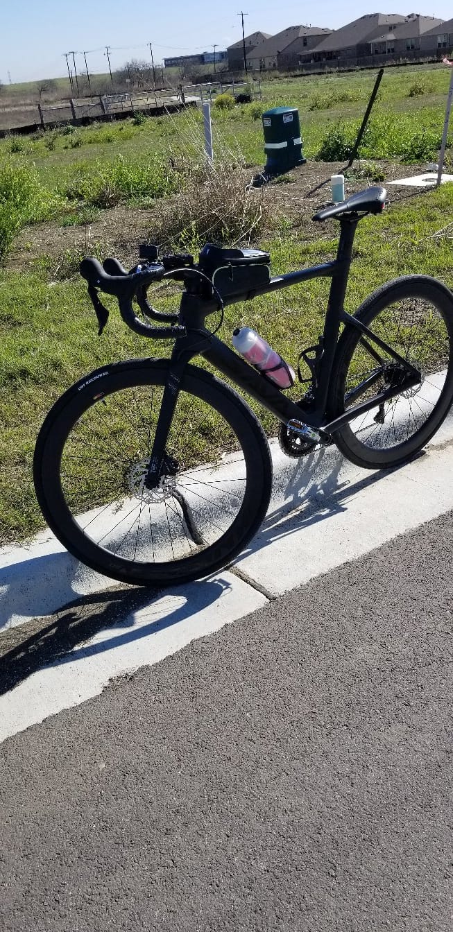 SLR7S Carbon Road Bike, T800 Carbon Fiber Frame Racing Bicycle with Shimano 105 R7120 24 Speed Groupset and Hydraulic Disc Brakes, Ultra-Light Carbon Bike customer photo 1